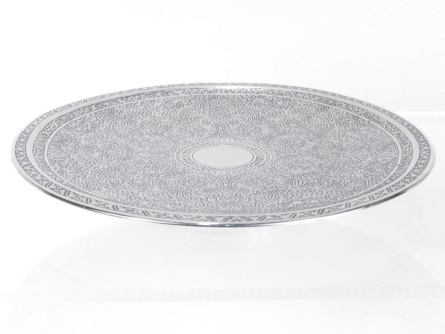 Antike Tiffany & Co Sterling Silber Persisch Säure-geätzt Servierbrett/Kuchen Stand für Damen oder Herren im Angebot