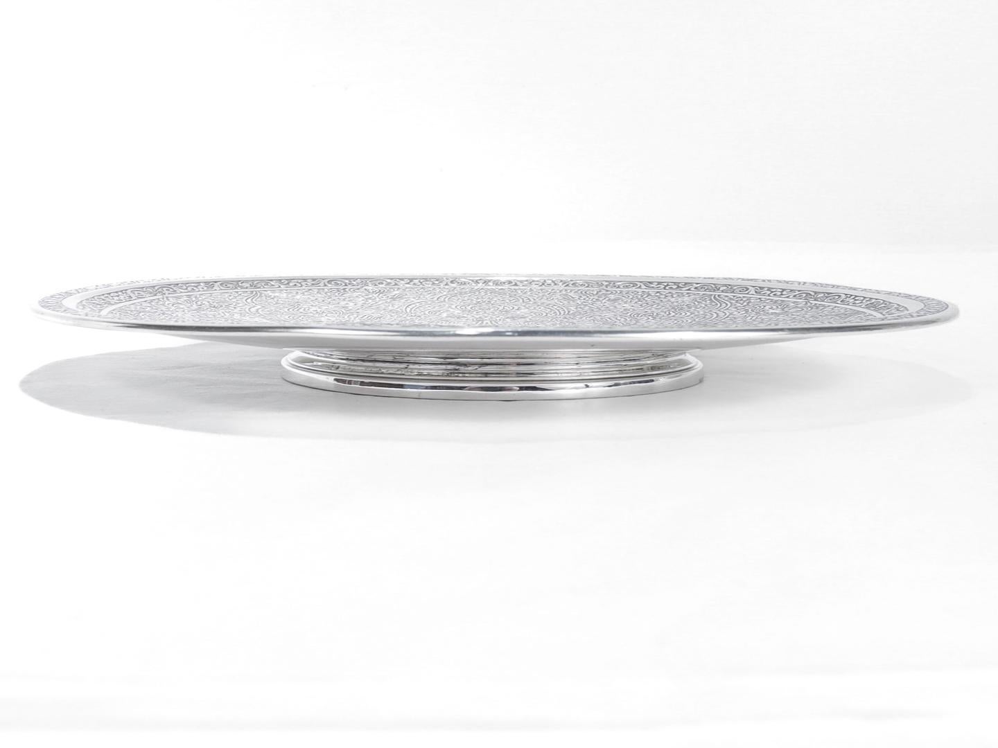 Antique Tiffany & Co Sterling Silver Persian Acid-Etched Servy Tray/Cake Stand en vente 2