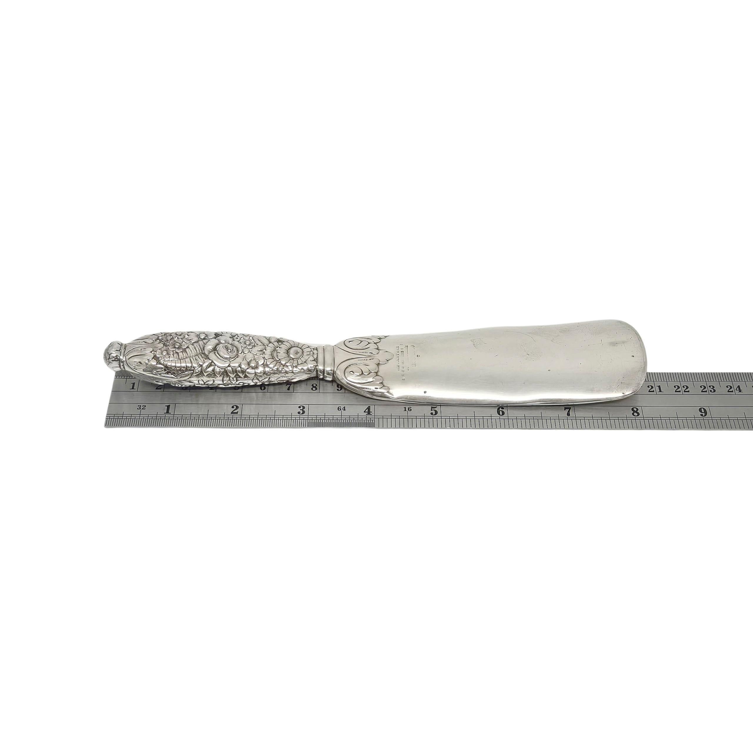 Antique Tiffany & Co Sterling Silver Repousse Floral Shoe Horn w/Monogram #22623 en vente 6