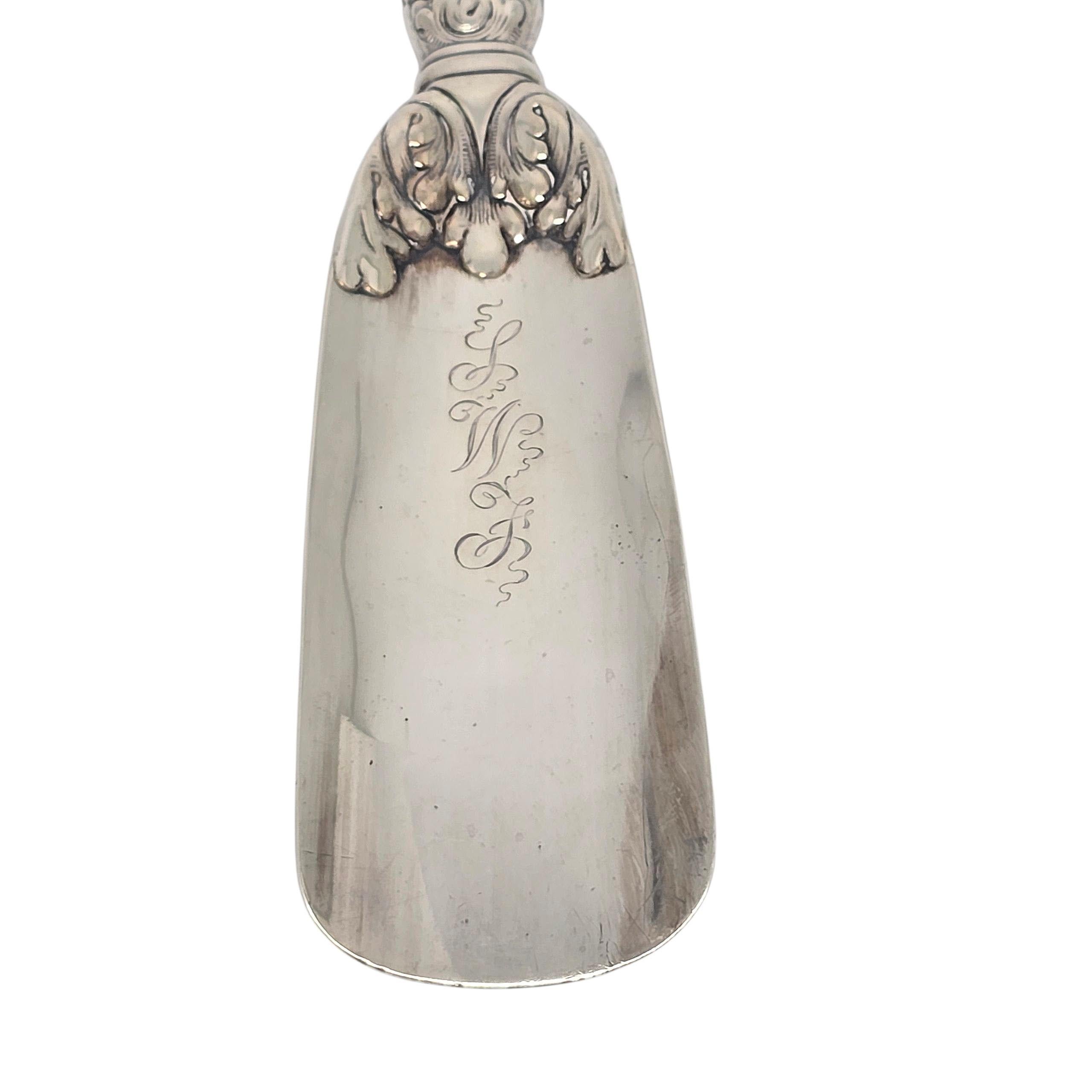 Antique Tiffany & Co Sterling Silver Repousse Floral Shoe Horn w/Monogram #22623 en vente 1