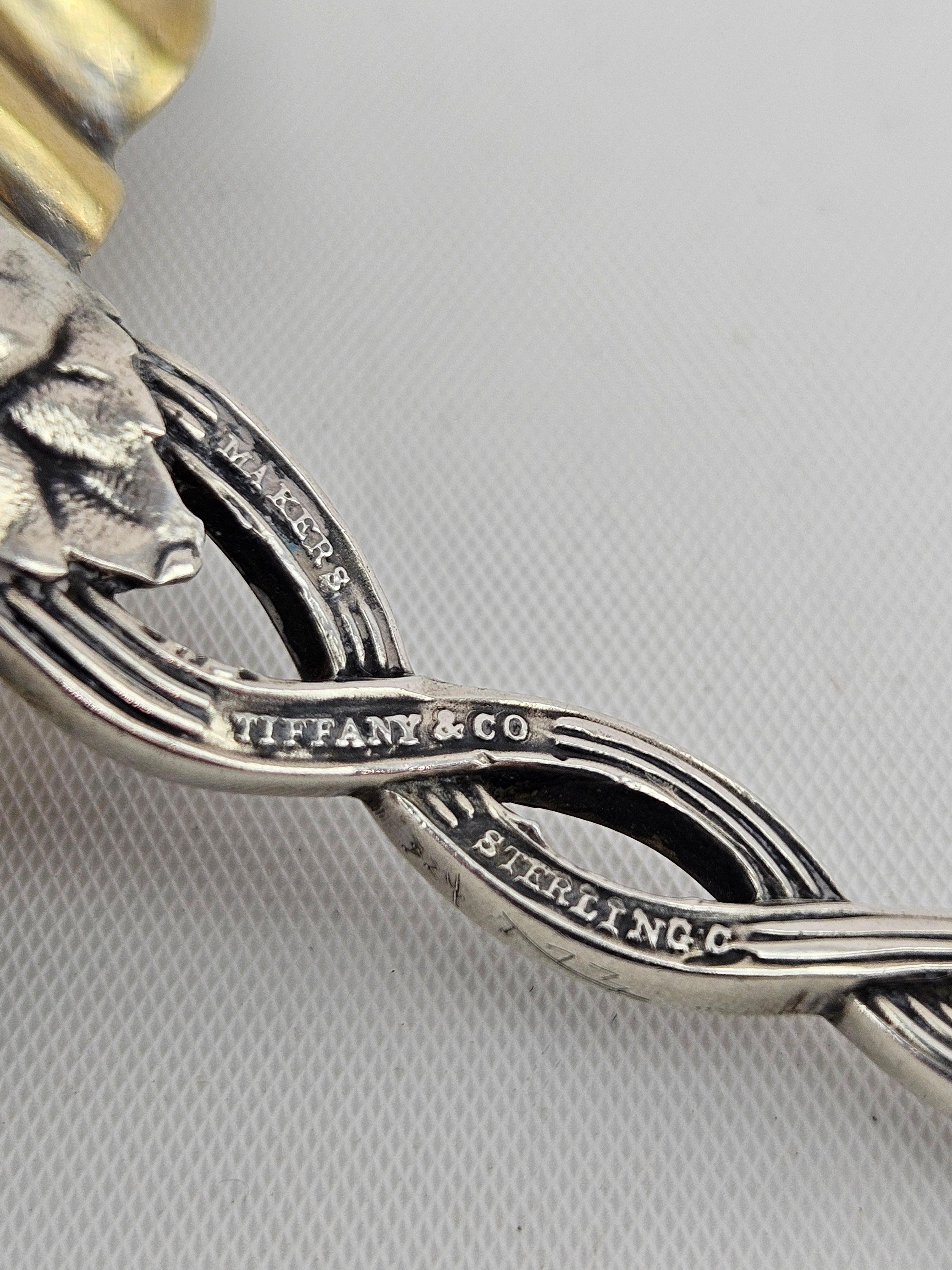 Antigüedades Tiffany & Co. Colador de azúcar de plata de ley con forma de vid de fresa en venta 2