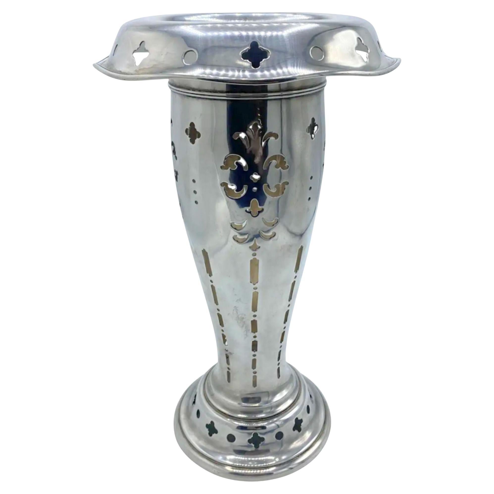 Antico vaso in argento Tiffany & Co. in vendita