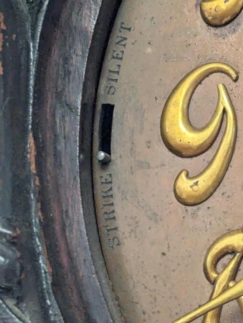 Antike Tiffany & Co.-Kollektion Viktorianische Uhr mit geschnitztem Gehäuse im Zustand „Gut“ im Angebot in Oakwood, GA