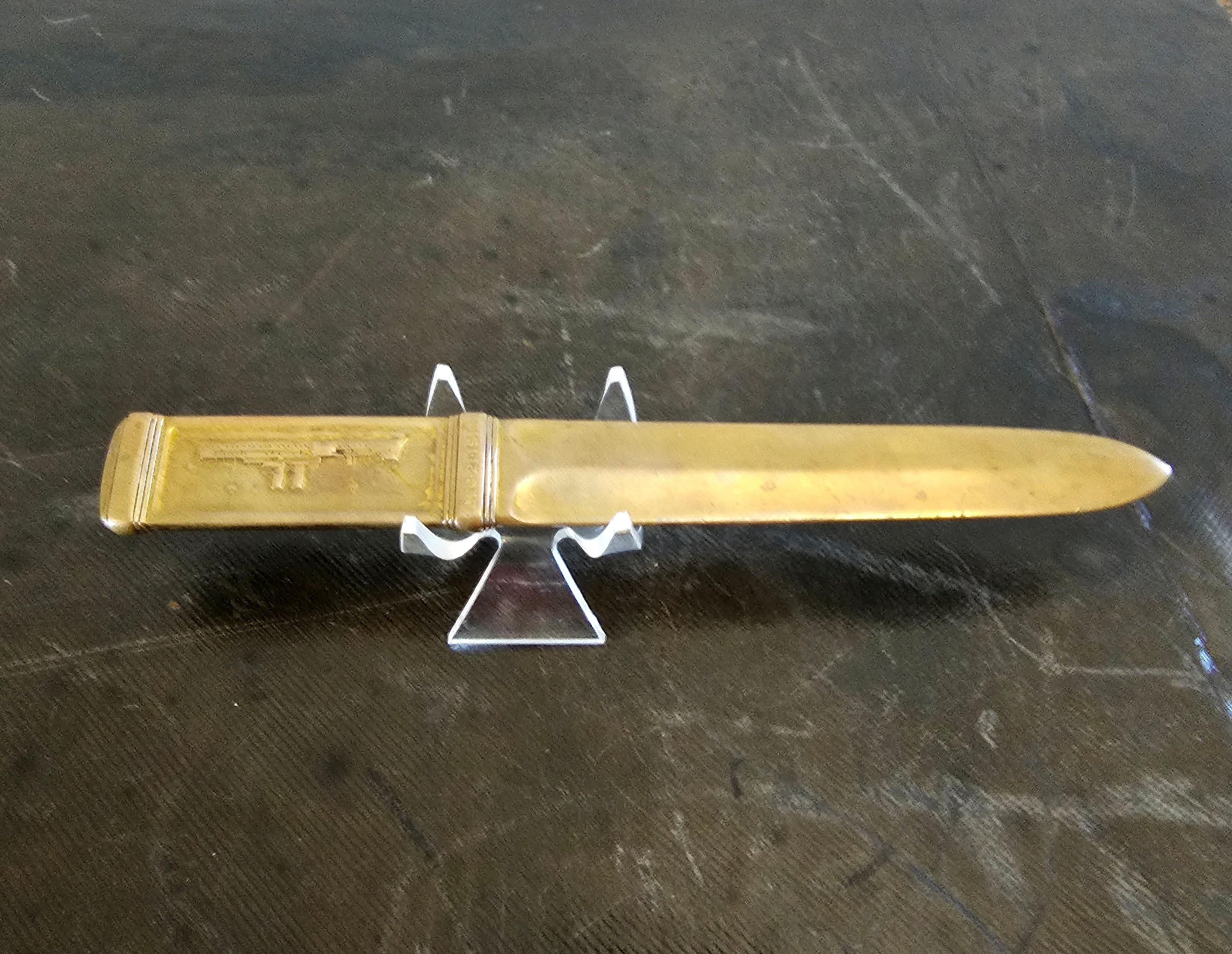 Antike Tiffany & Co.-Kollektion Waldorf Astoria USS Maine Brieföffner aus Bronze von Waldorf im Zustand „Gut“ im Angebot in Forney, TX