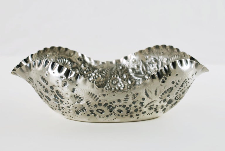 Antique Tiffany & Company Sterling Silver Fern and Flowers Repousse Bowl In Good Condition For Sale In Cincinnati, OH