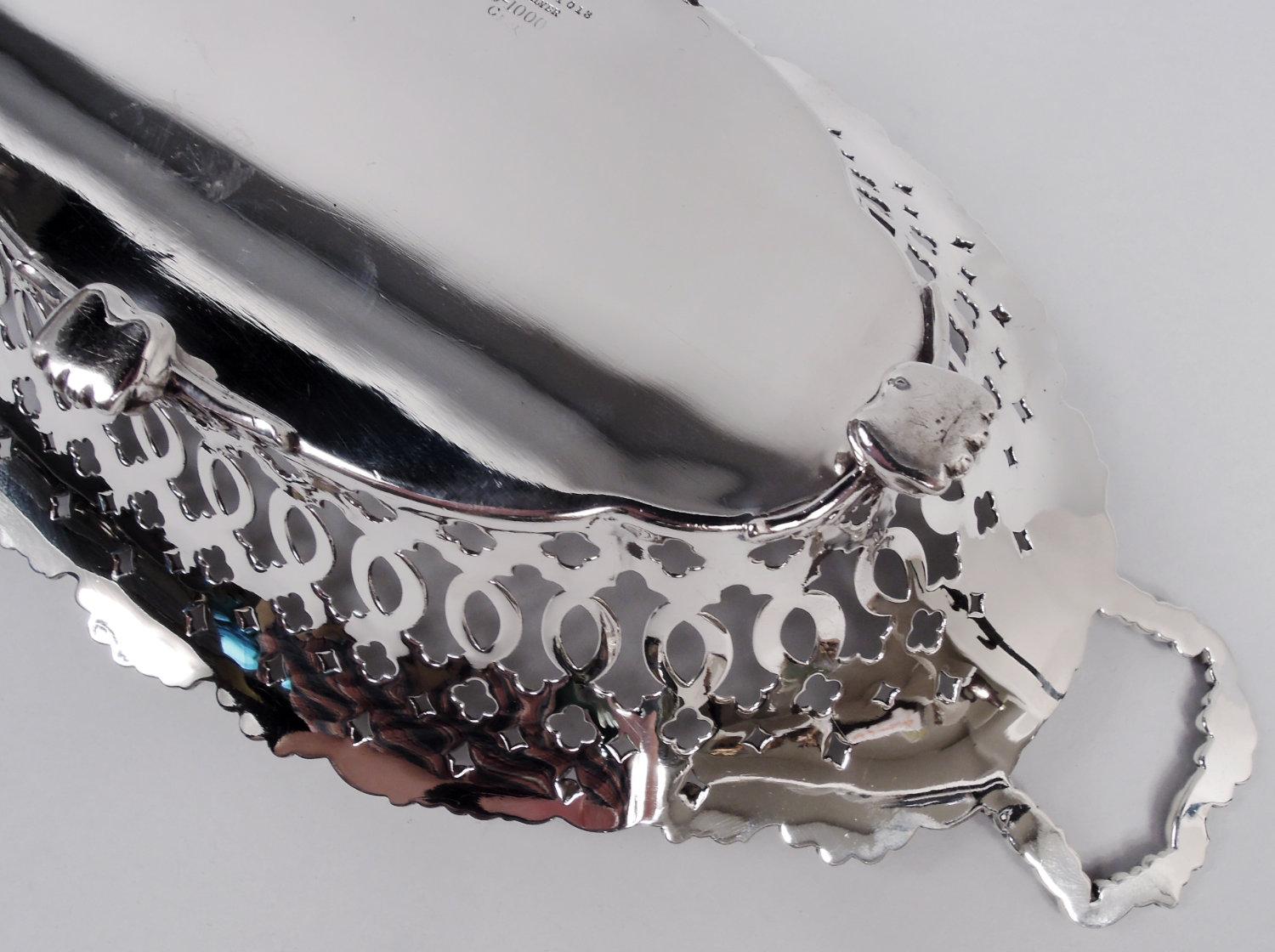 Bandeja para pan antigua Tiffany Edwardian Clásica de plata de ley perforada Appliqué en venta