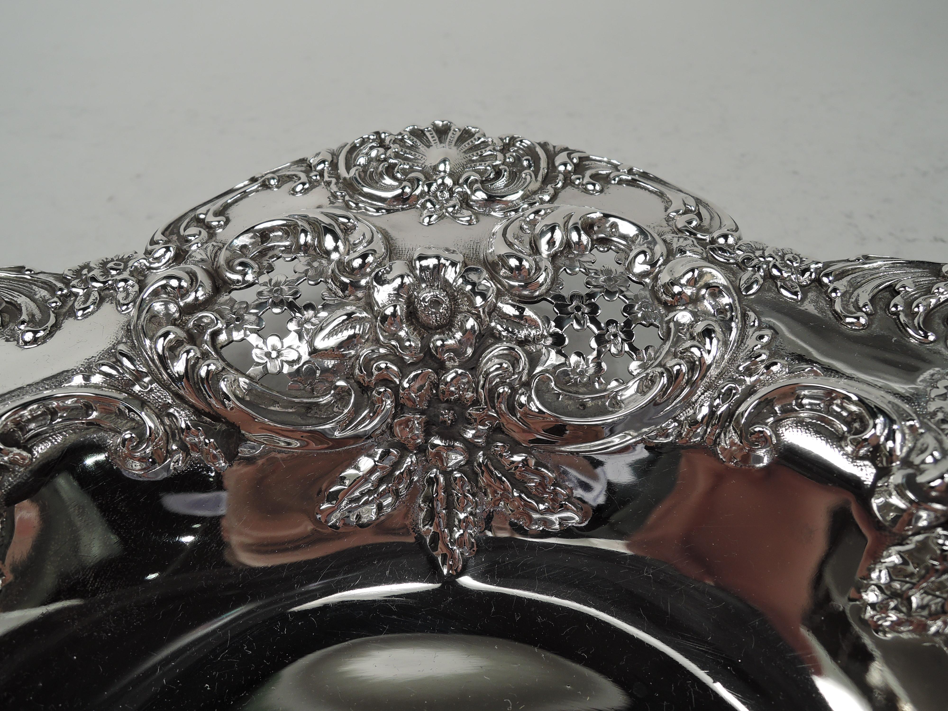 Antique Tiffany Edwardian Classical Sterling Silver Bowl In Excellent Condition For Sale In New York, NY