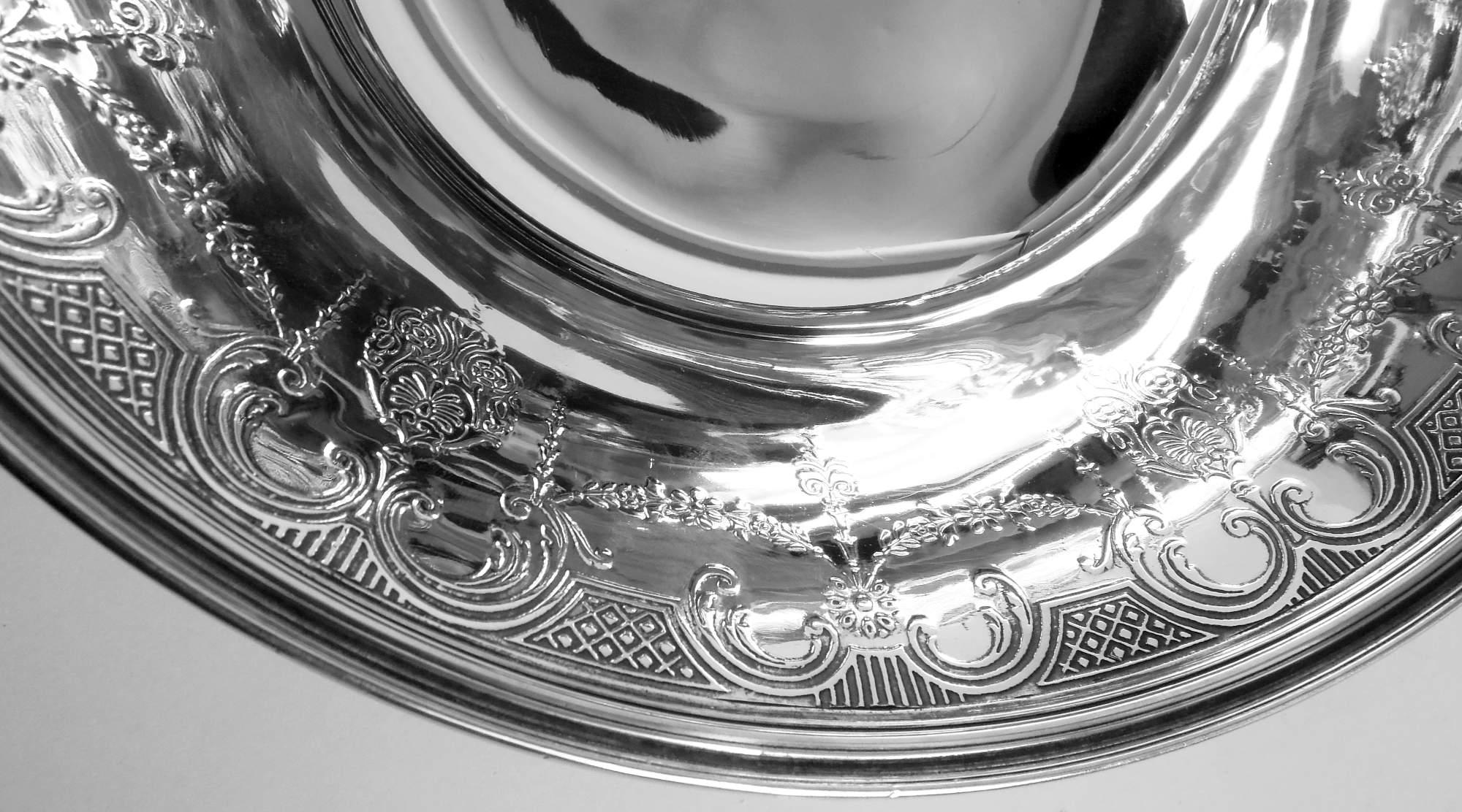 Realizzato con acquaforte Antica ciotola in argento Tiffany Edwardian Classical Sterling Silver in vendita