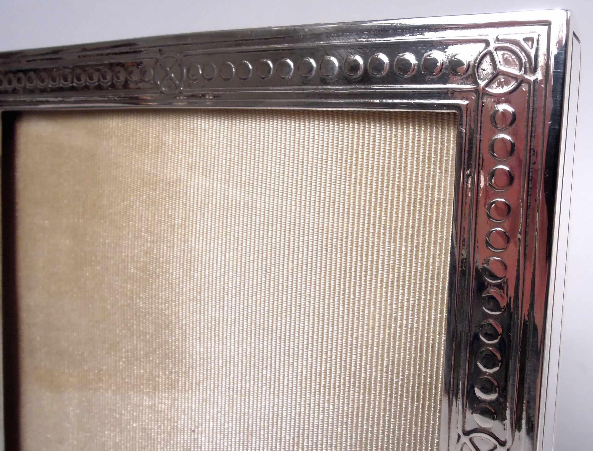 Antique Tiffany Edwardian Classical Sterling Silver Picture Frame In Good Condition For Sale In New York, NY