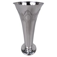 Antiquité Tiffany Edwardian Classical Sterling Silver Vase