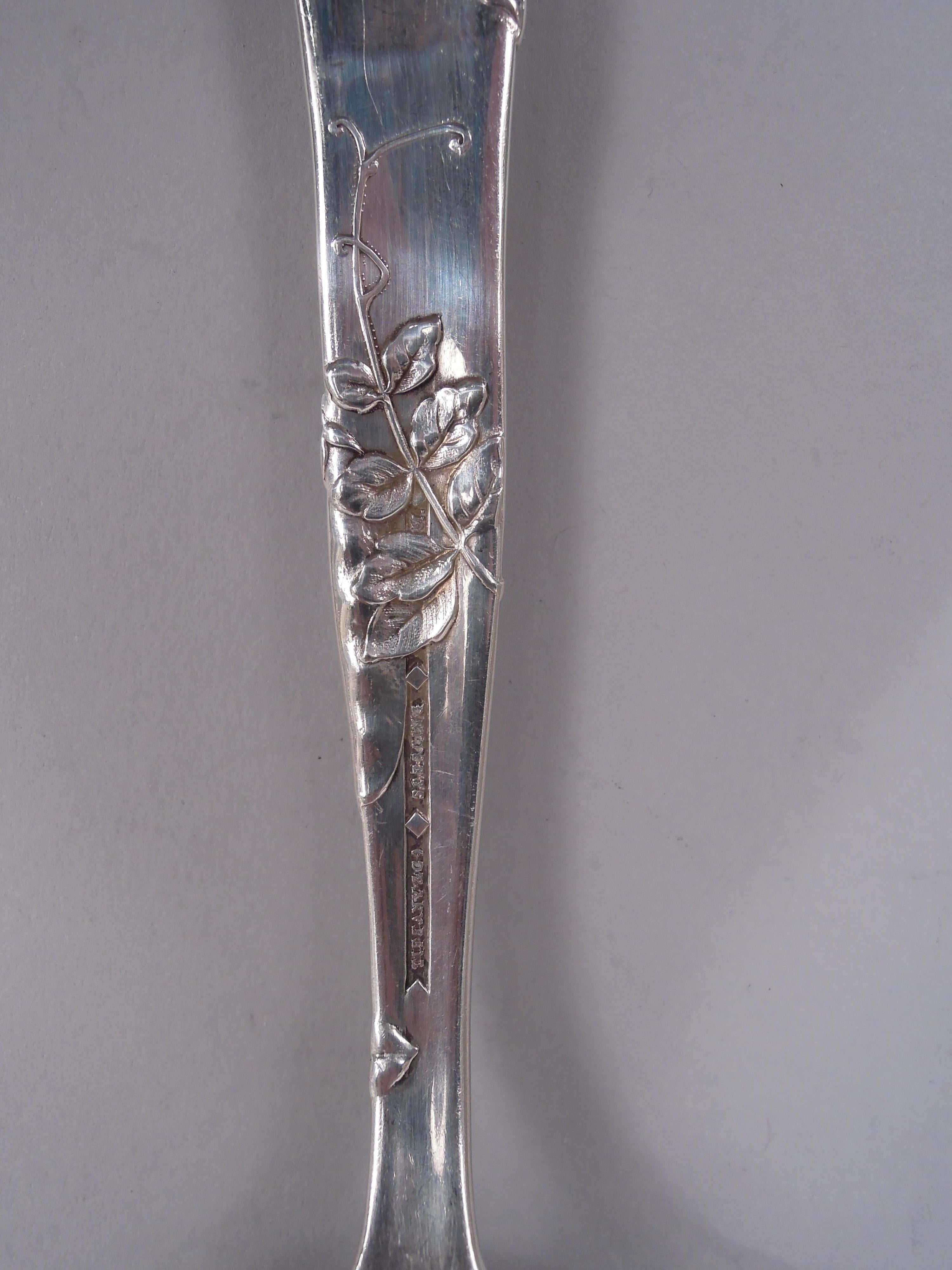 Antico server per piselli in argento Tiffany Fruits & Flowers In condizioni buone in vendita a New York, NY