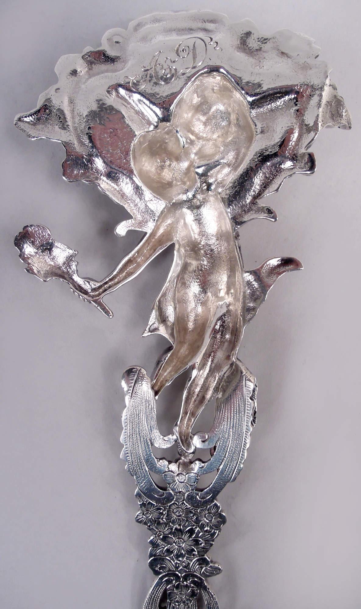 Américain Cuillère à bonbons ancienne Tiffany Gilded Age en argent sterling en vente