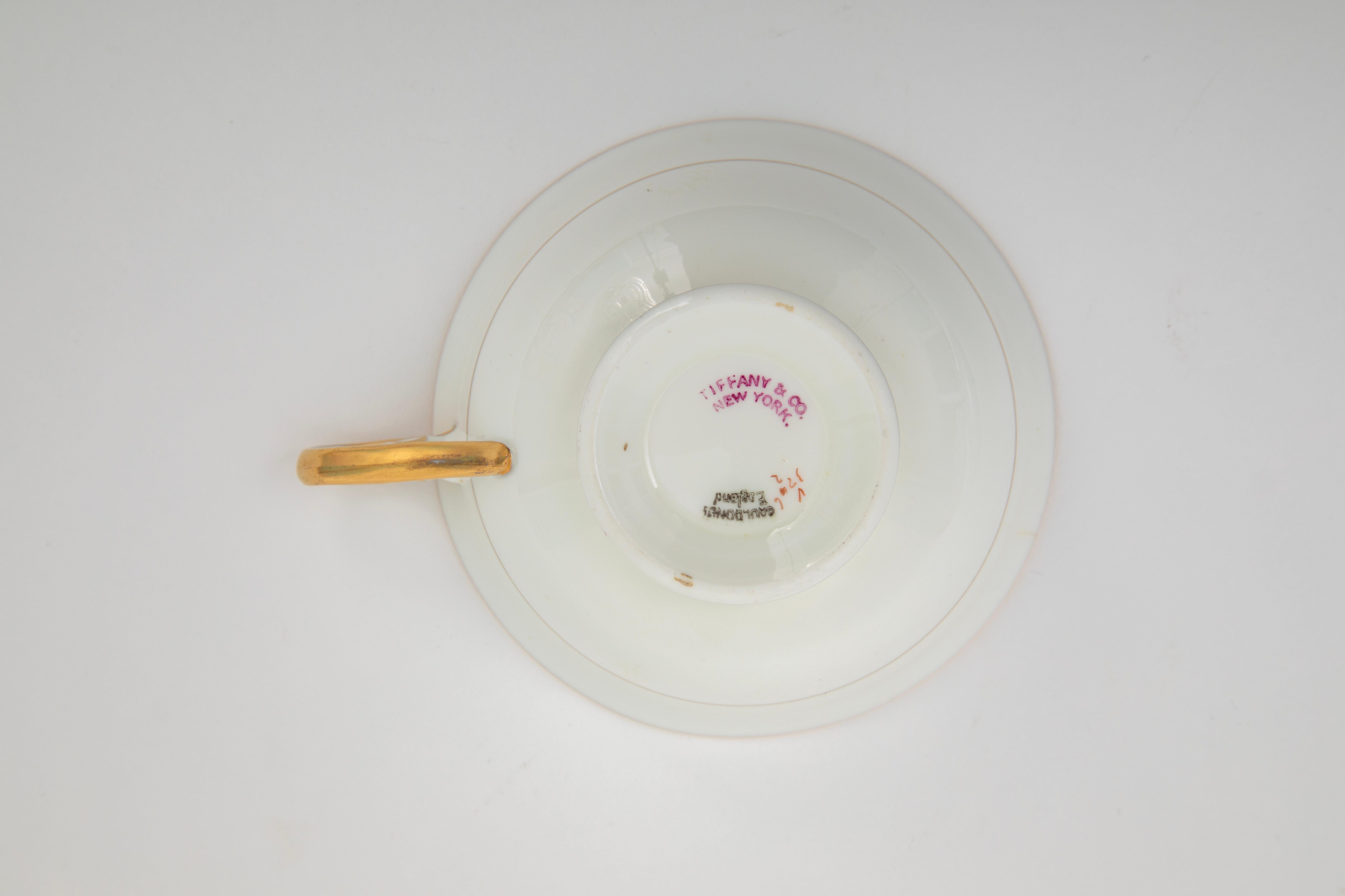 Antike Tiffany vergoldet verkrustet Tasse & Untertassen, elf Sätze 22 Pieces CIRCA 1910 im Angebot 3