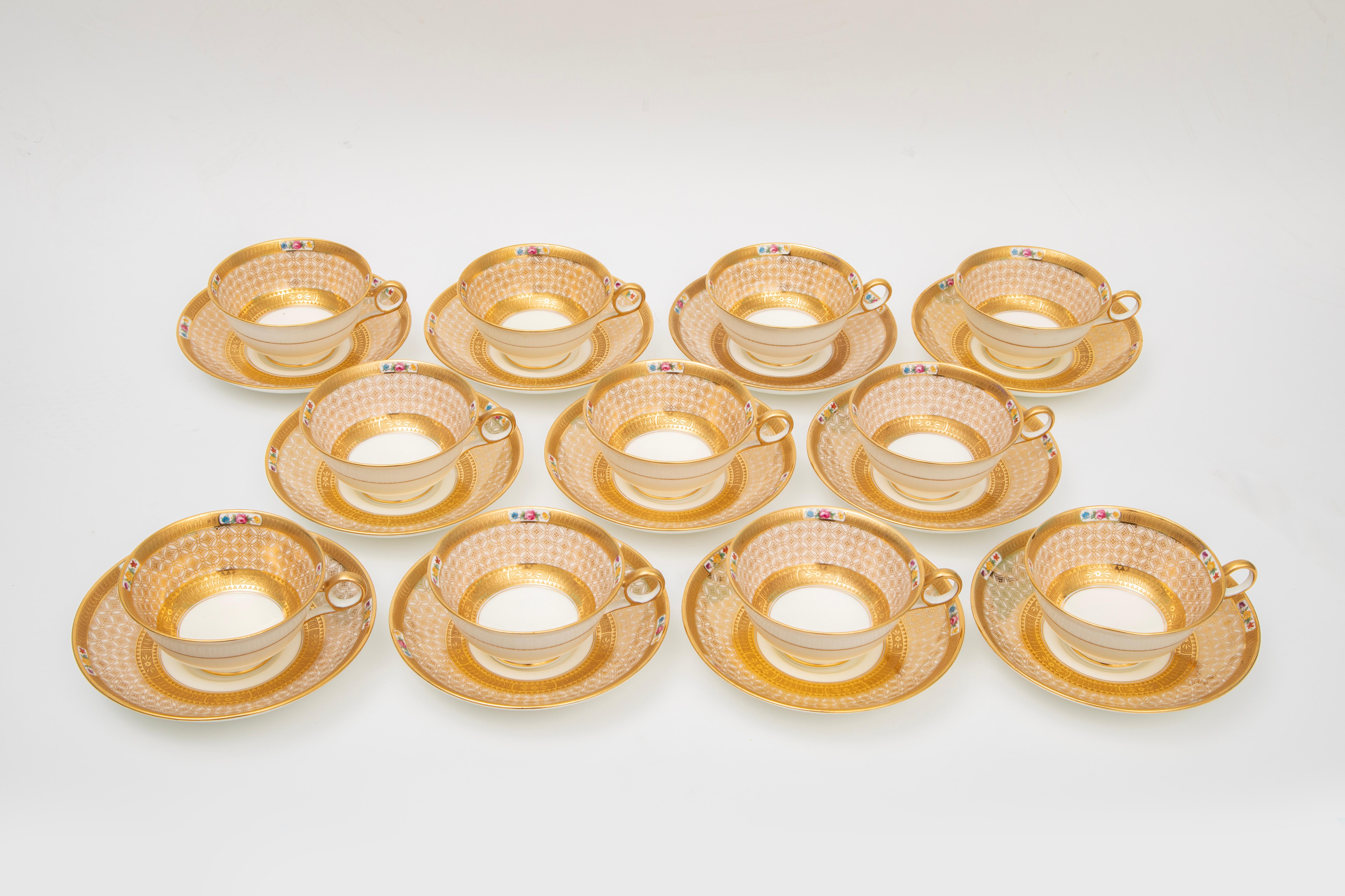 Antike Tiffany vergoldet verkrustet Tasse & Untertassen, elf Sätze 22 Pieces CIRCA 1910 im Zustand „Gut“ im Angebot in West Palm Beach, FL