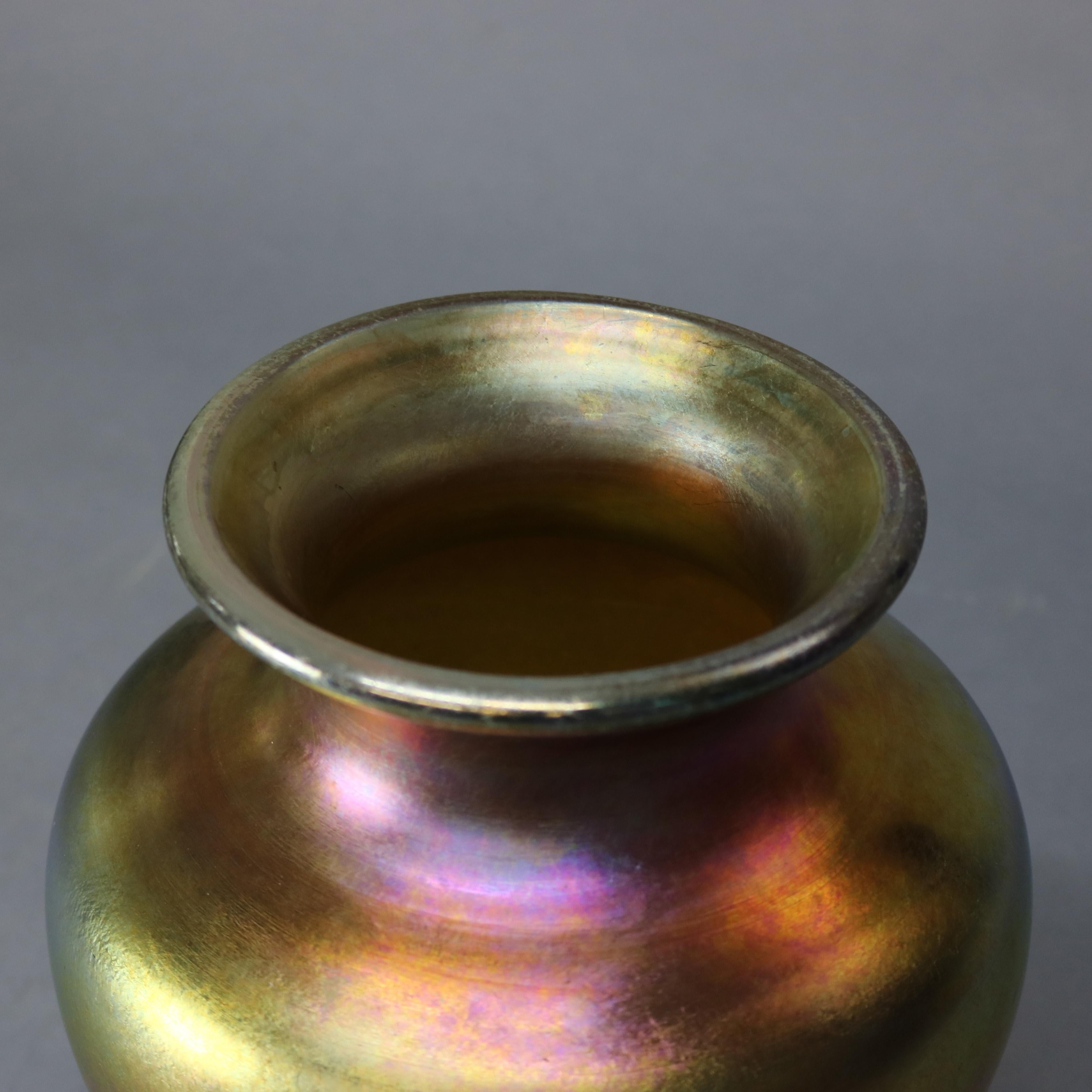 Antique Tiffany Gold Favrile Bulbous Vase, Signed L. C. Tiffany #2580 circa 1910 In Good Condition In Big Flats, NY