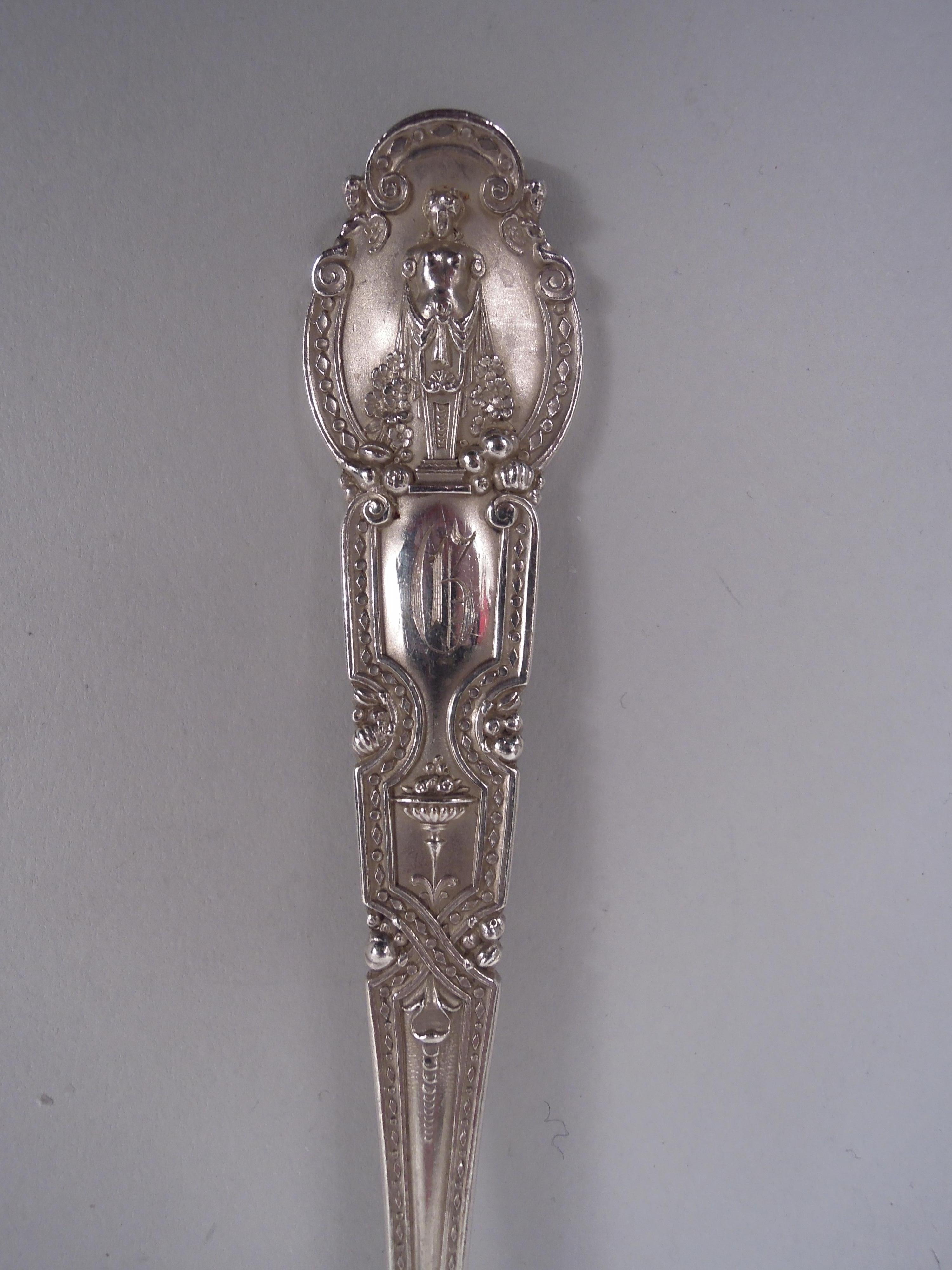 Antique Tiffany Renaissance Sterling Silver Dinner Set for 12 (Neorenaissance) im Angebot