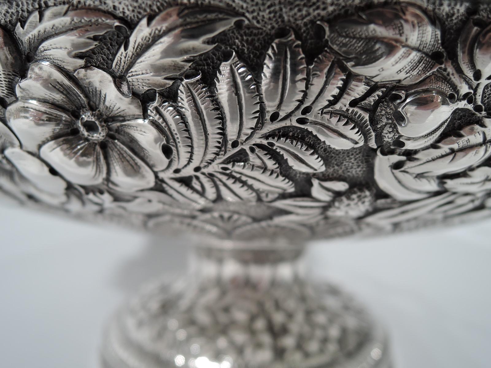 Antique Tiffany Repousse Sterling Silver Classical Centerpiece Kylix Bowl In Excellent Condition In New York, NY