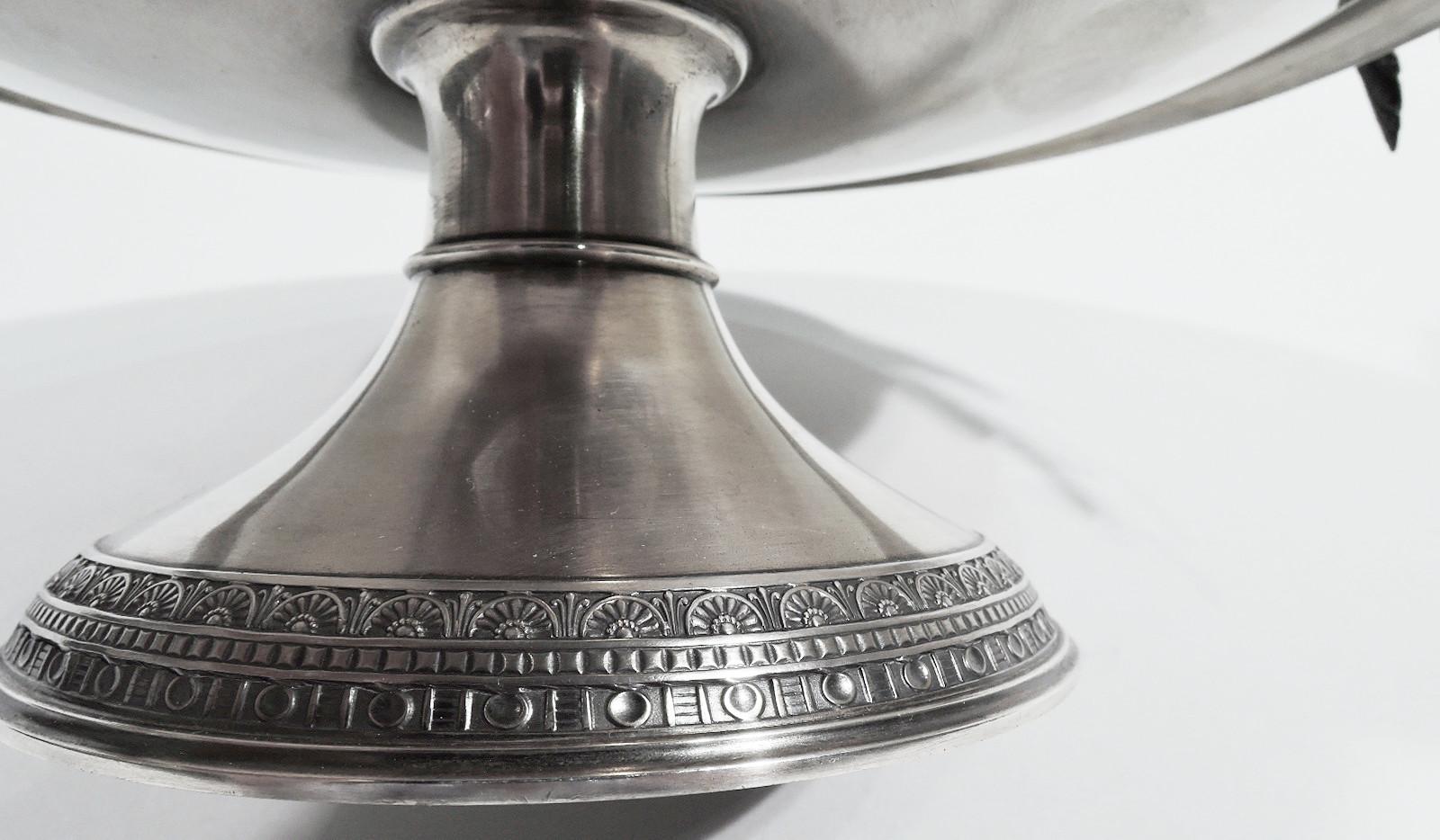 Antike Tiffany Klassische Kompottschale mit Vogel badendekor aus Sterlingsilber (19. Jahrhundert)