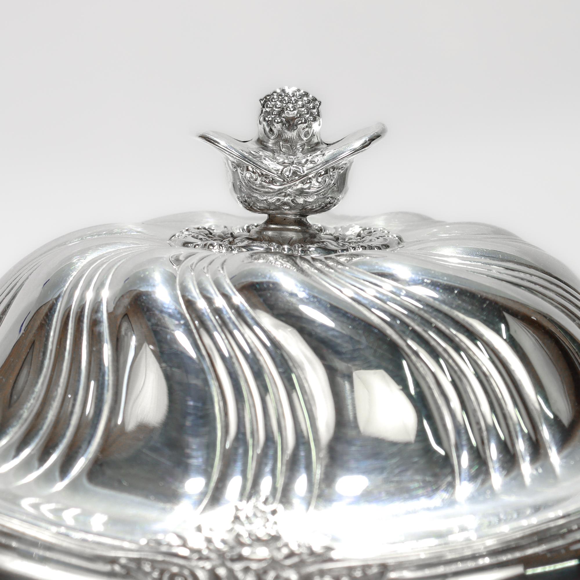 Antike Tiffany Sterling Silber Richelieu Muster Servierschüssel markiert 'OS' im Angebot 1