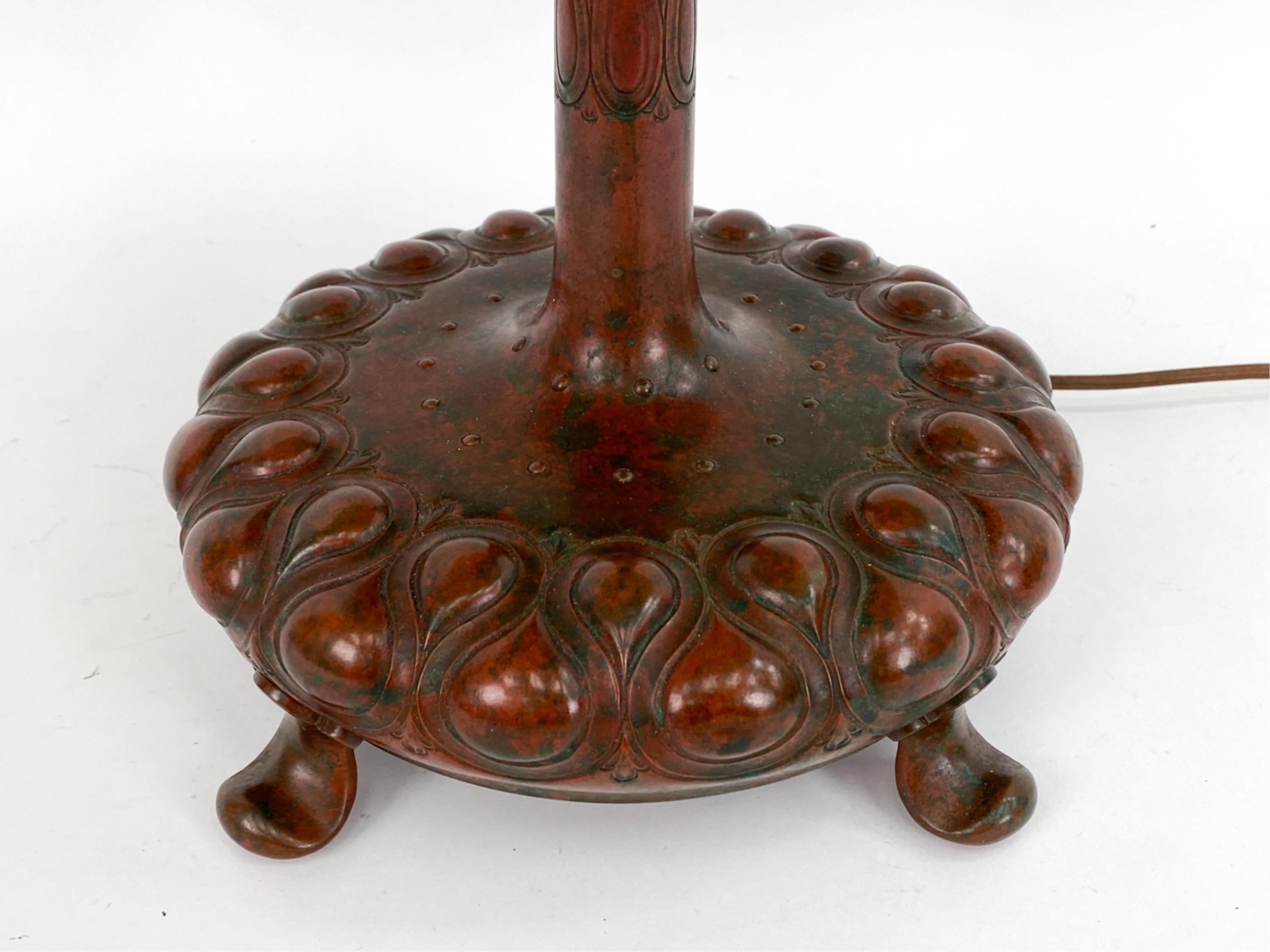 Antique Tiffany Studios 'Acorn' Table Lamp C.1910 For Sale 3