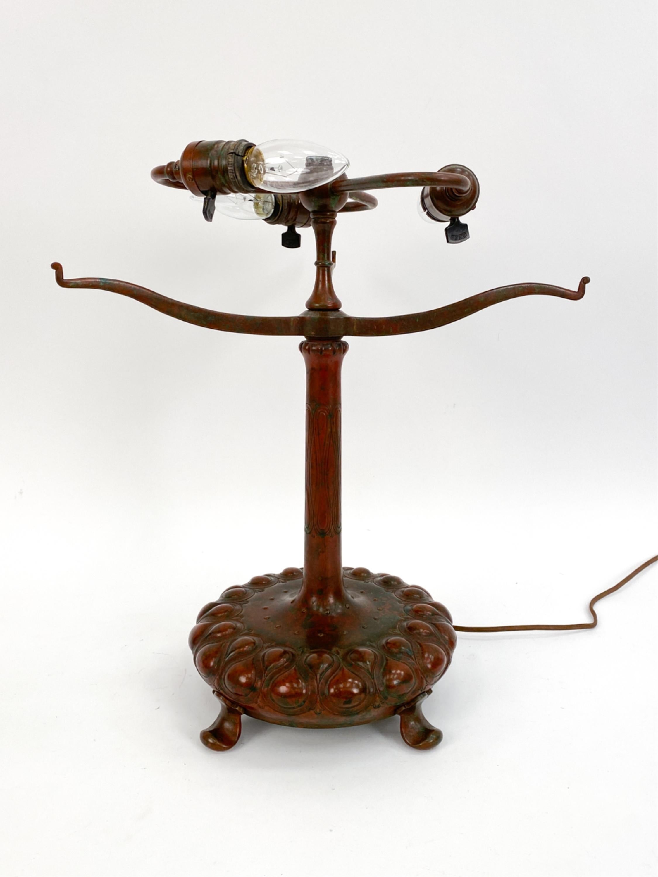 Antique Tiffany Studios 'Acorn' Table Lamp C.1910 For Sale 4