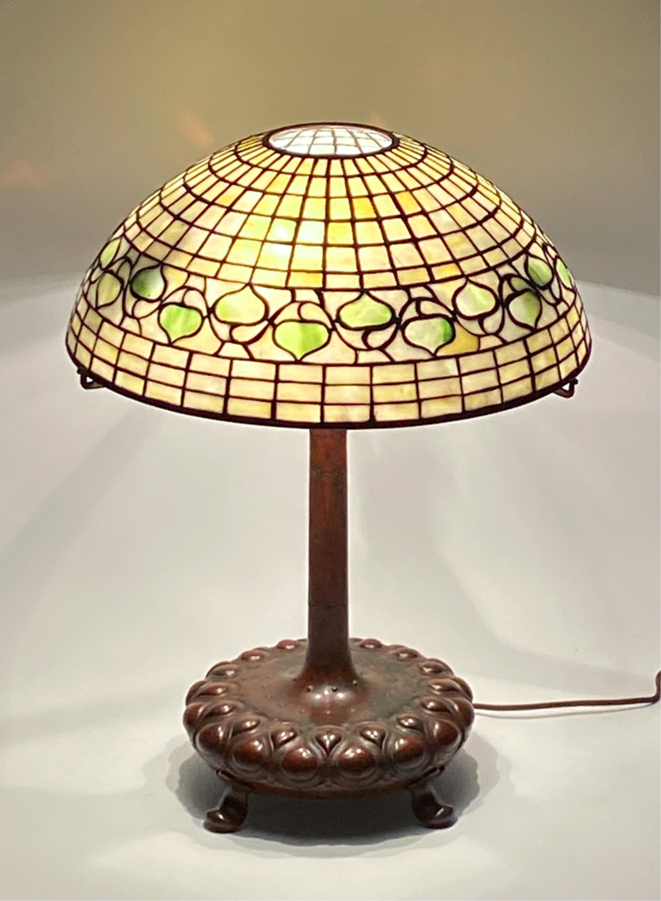 Art Nouveau Antique Tiffany Studios 'Acorn' Table Lamp C.1910 For Sale