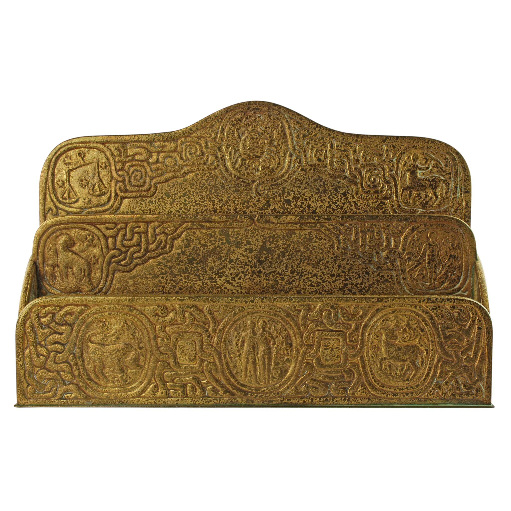 Antike Tiffany Studios Zodiac 6-teilige Bronze Doré Schreibtisch Set (Arts and Crafts) im Angebot