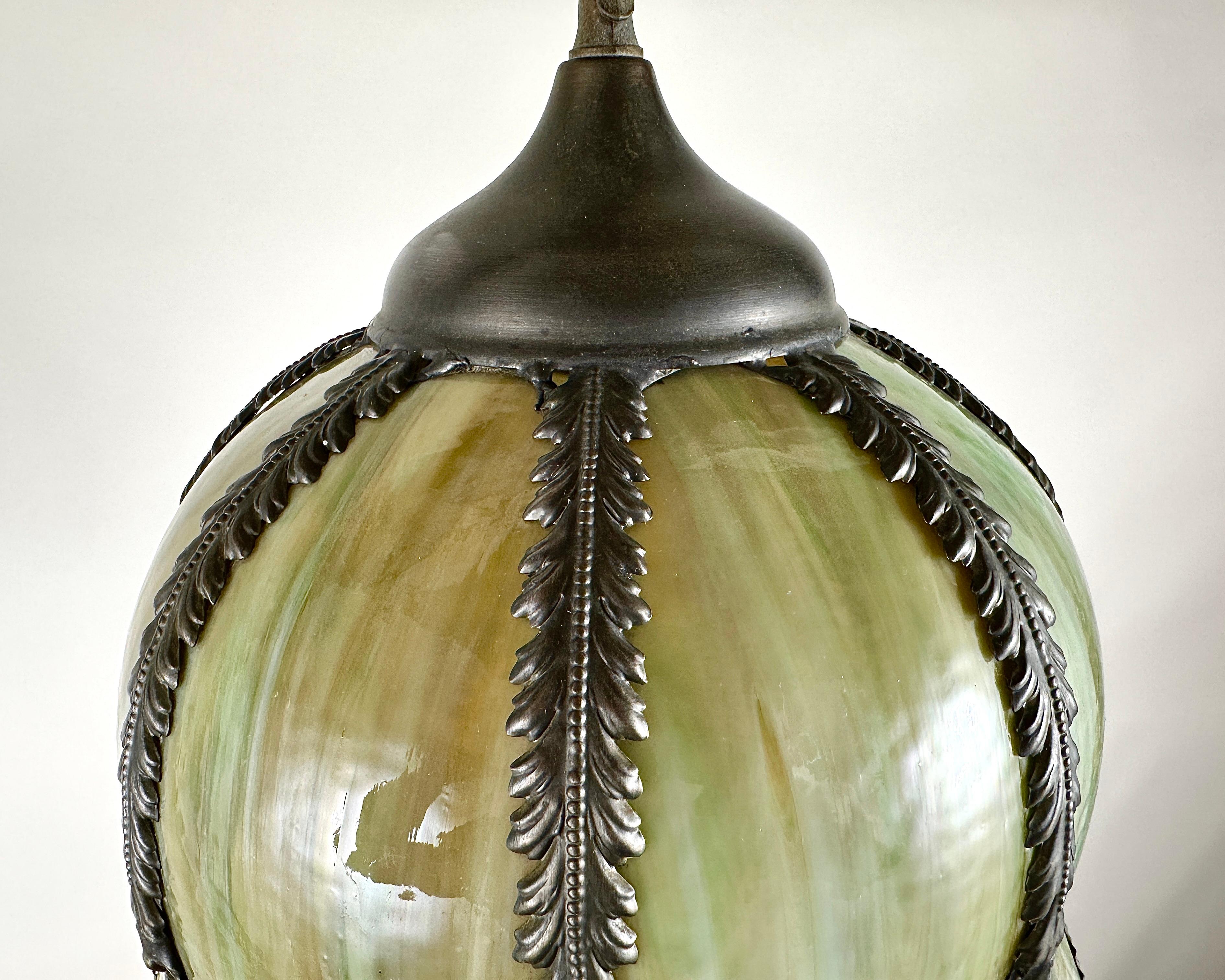 Antike Tiffany-Stil Decke Lampe Blume Knospe Kronleuchter, belgischen Art Deco (Messing) im Angebot