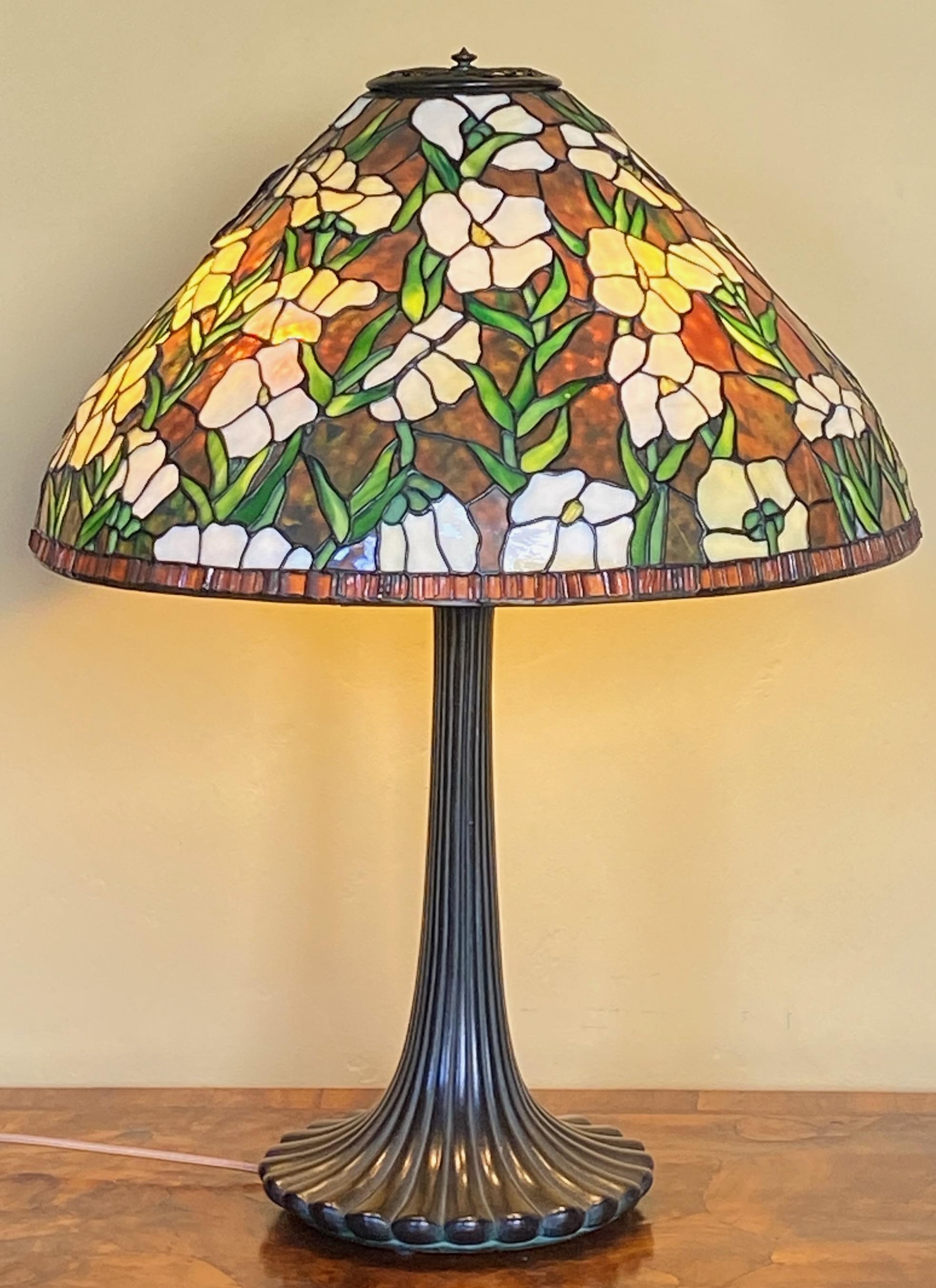 Art Nouveau Antique Tiffany Style Leaded Glass Table Lamp