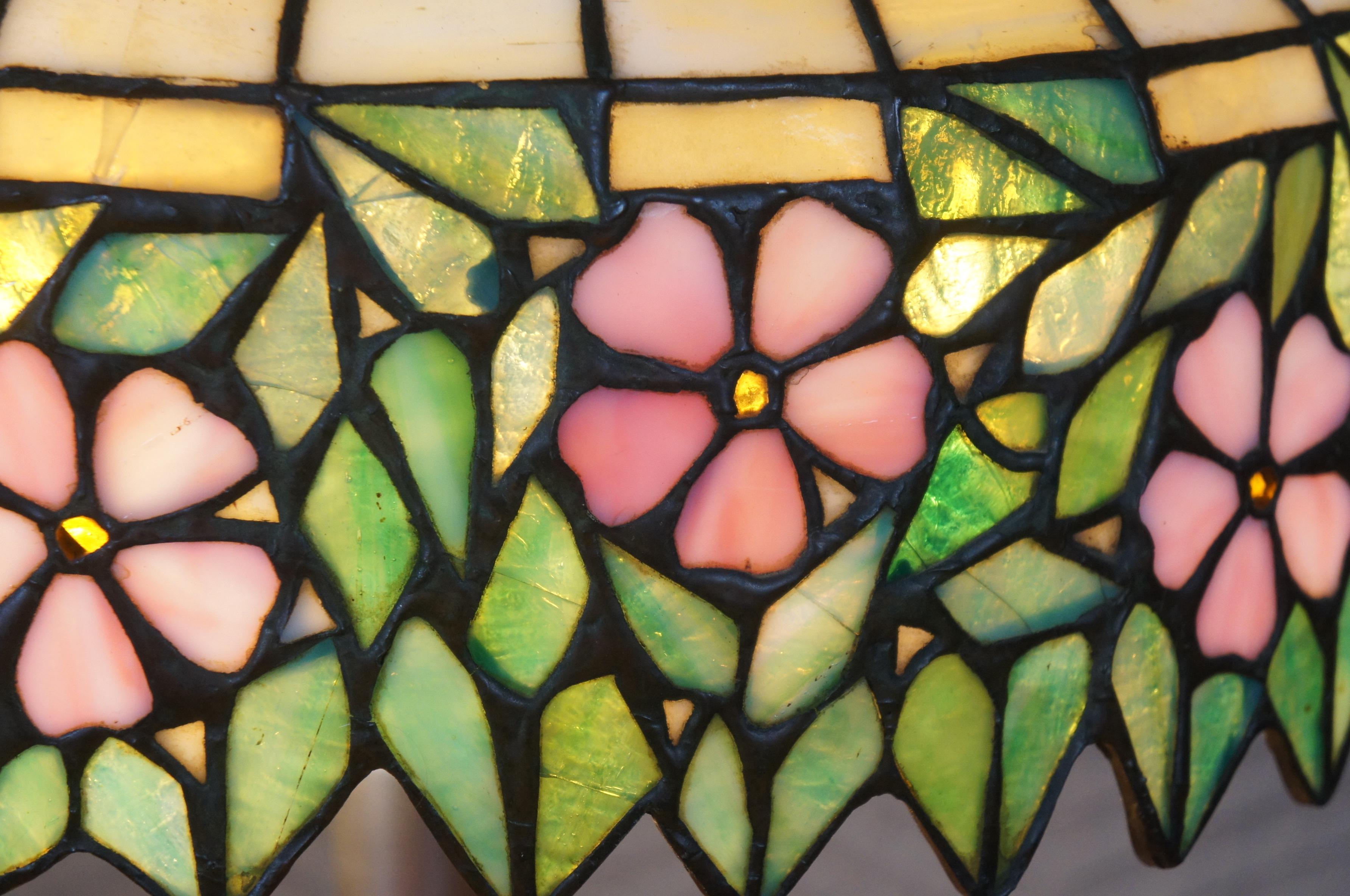 Antike Tiffany-Stil Stained glass rosa floralen verbleit Schlacke Tischlampe 23