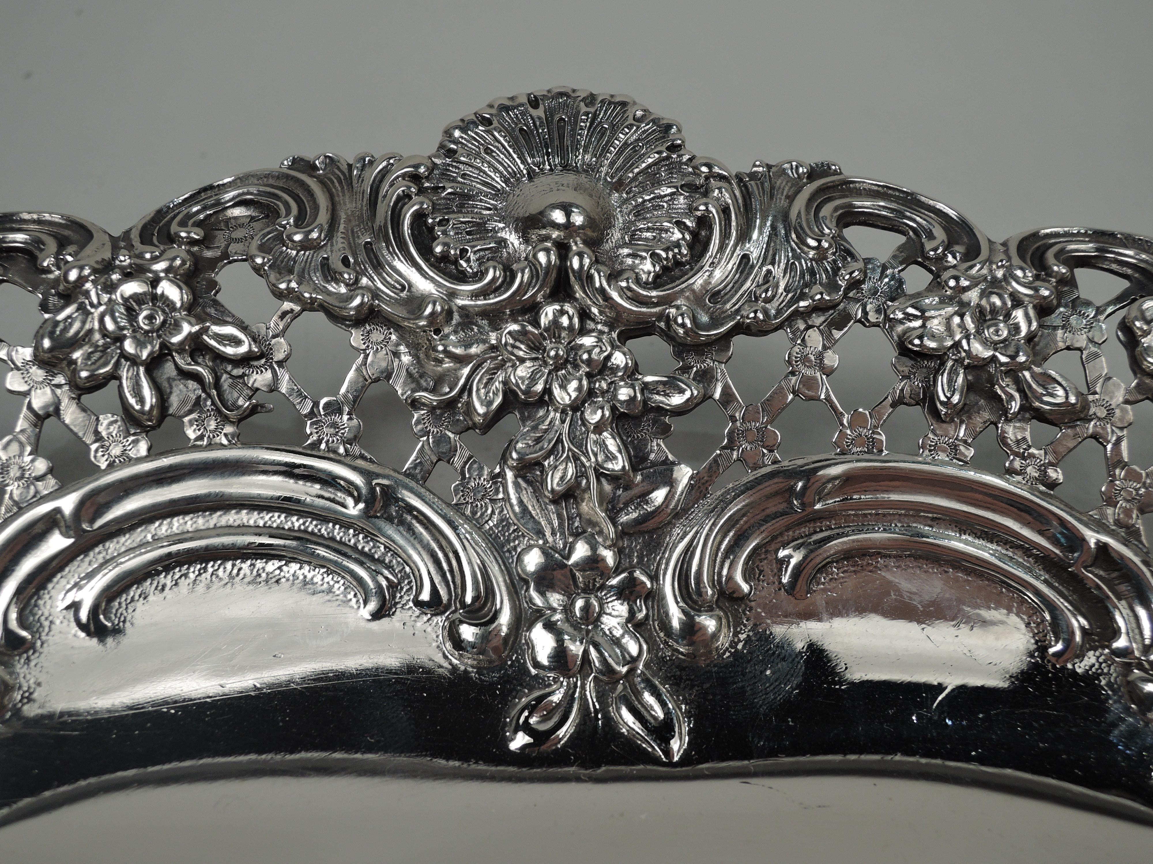 American Antique Tiffany Victorian Classical Sterling Silver Bowl For Sale