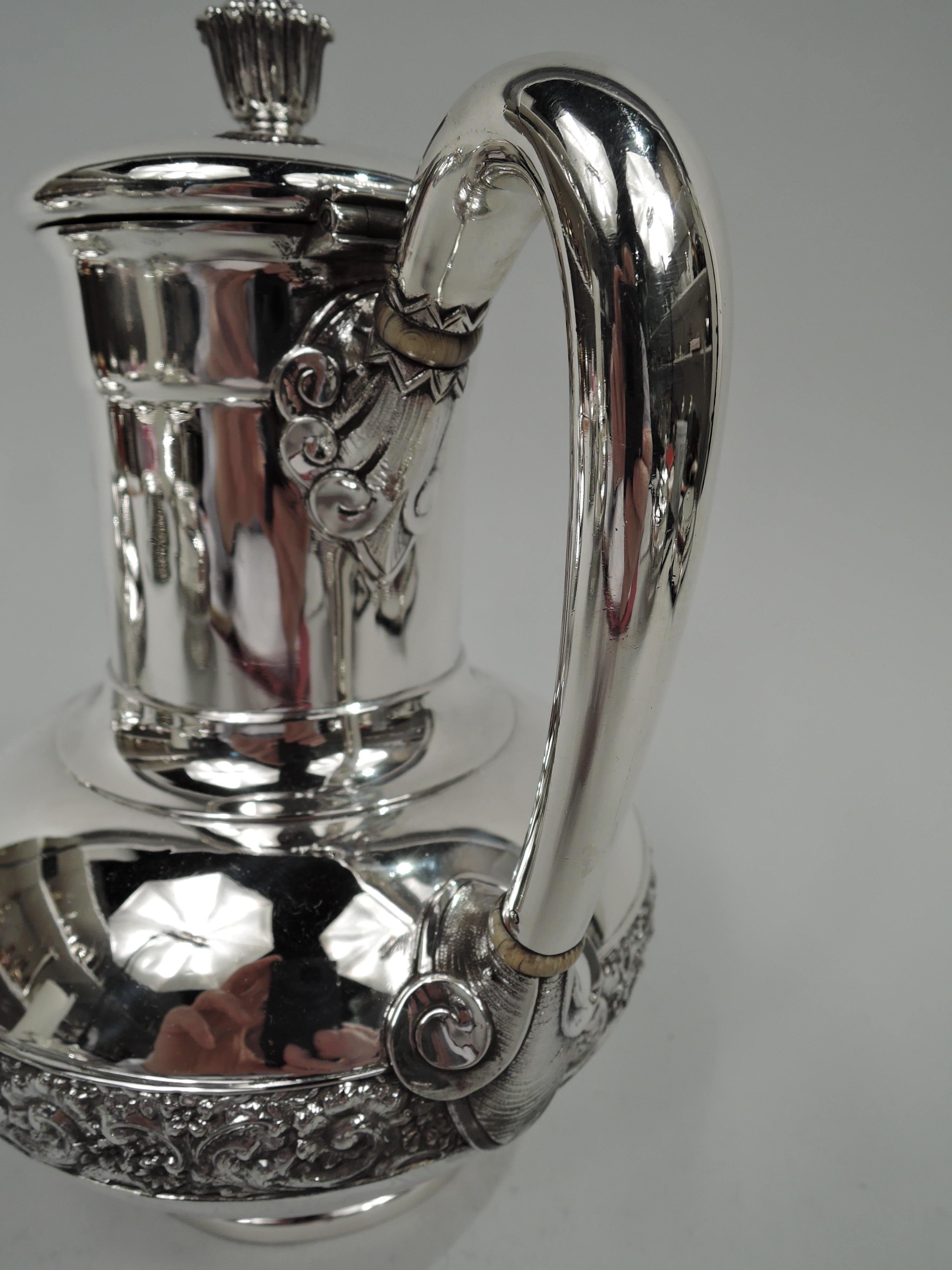 Antikes viktorianisches klassisches Sterlingsilber-Kaffee- und Teeservice von Tiffany im Zustand „Gut“ im Angebot in New York, NY