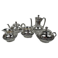 Service à café et à thé antique en argent sterling de style victorien Tiffany classique