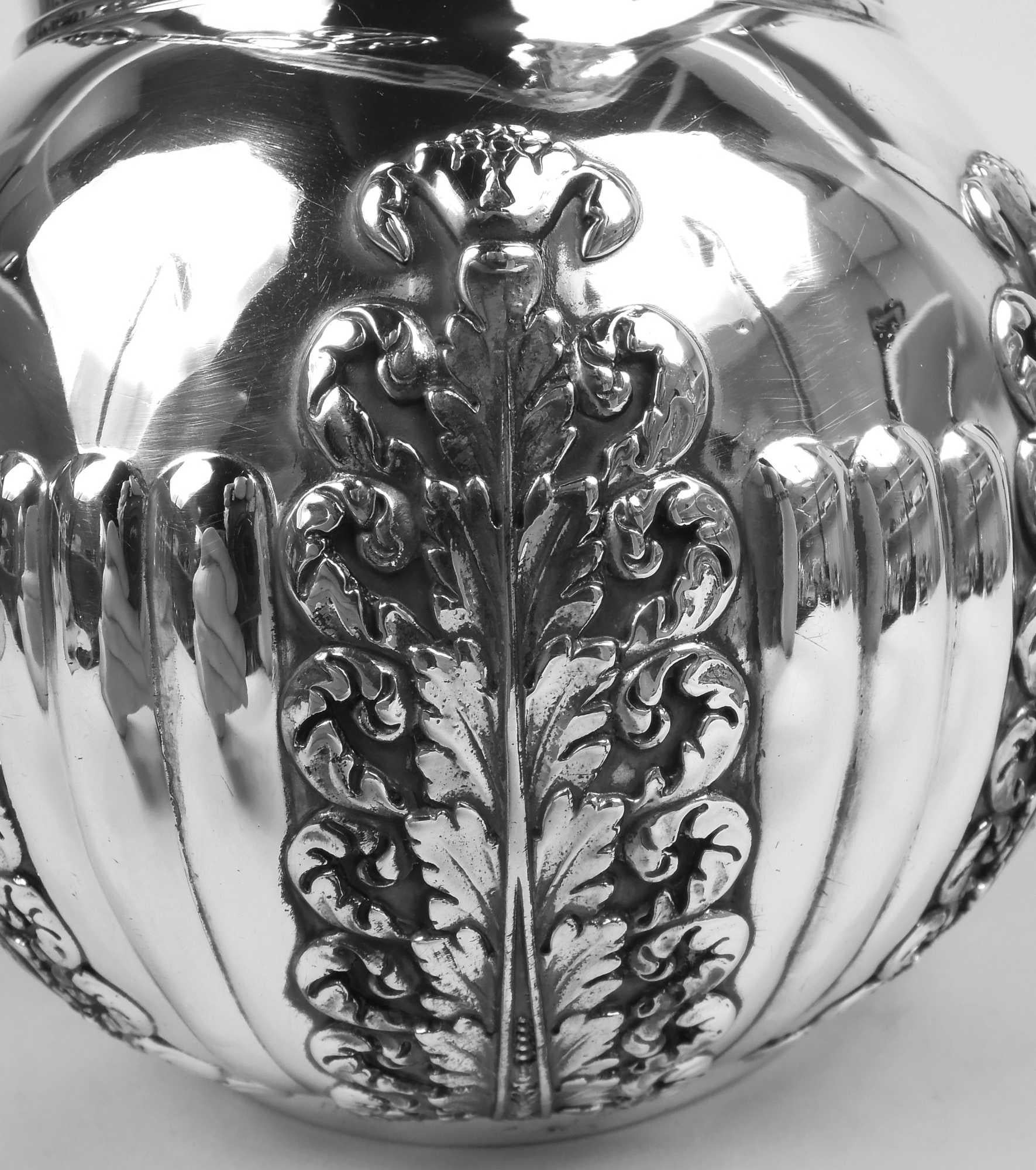 Antiker viktorianischer klassischer Sterlingsilber-Wasserkrug von Tiffany (19. Jahrhundert) im Angebot