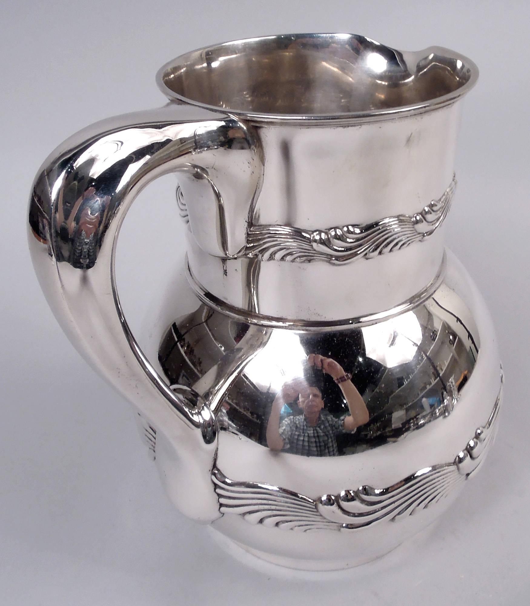 Antike Tiffany Welle Rand Sterling Silber Wasserkrug (Nordamerikanisch) im Angebot