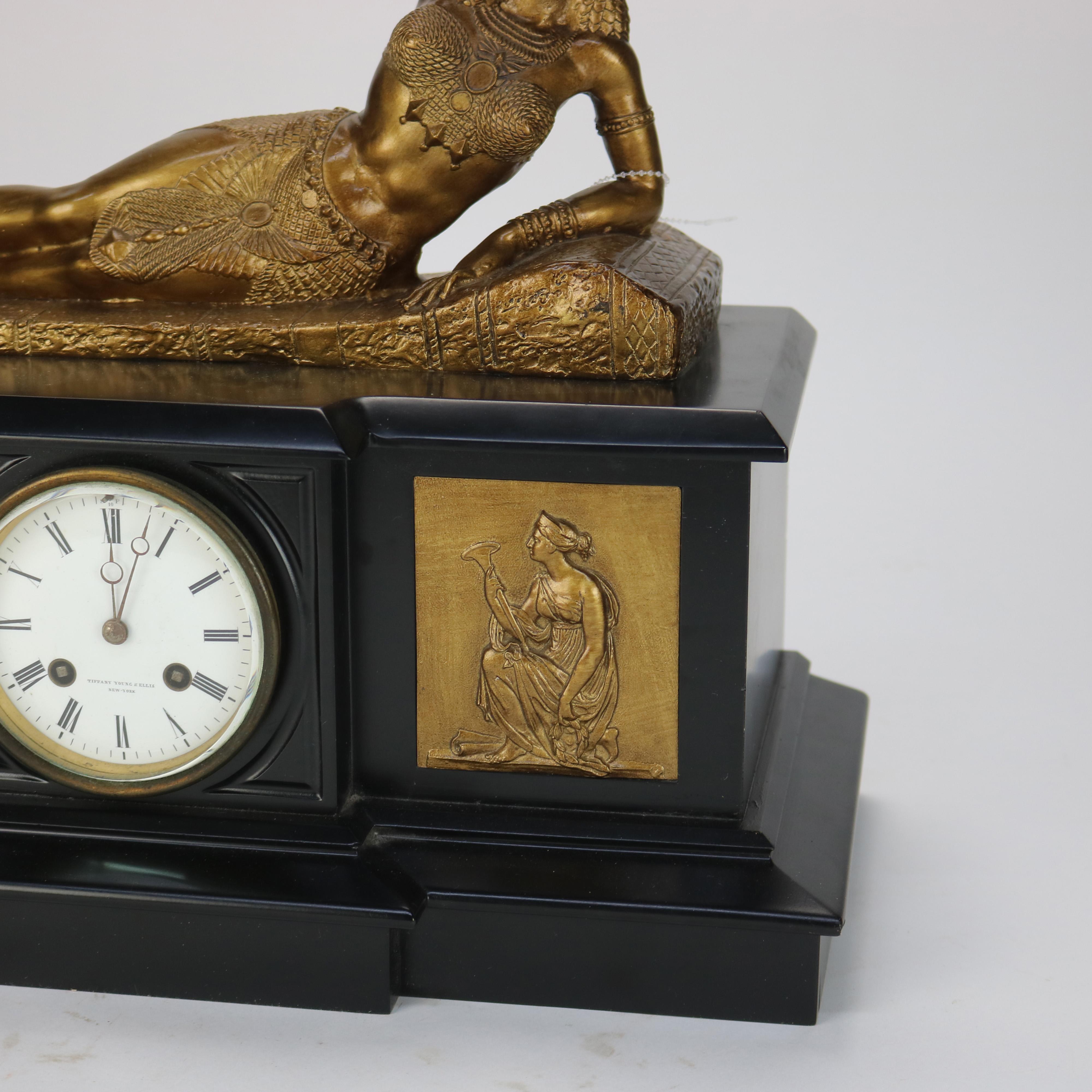 Antike figurale Kaminuhr von Tiffany, Young & Ellis im ägyptischen Revival-Stil, um 1890 4