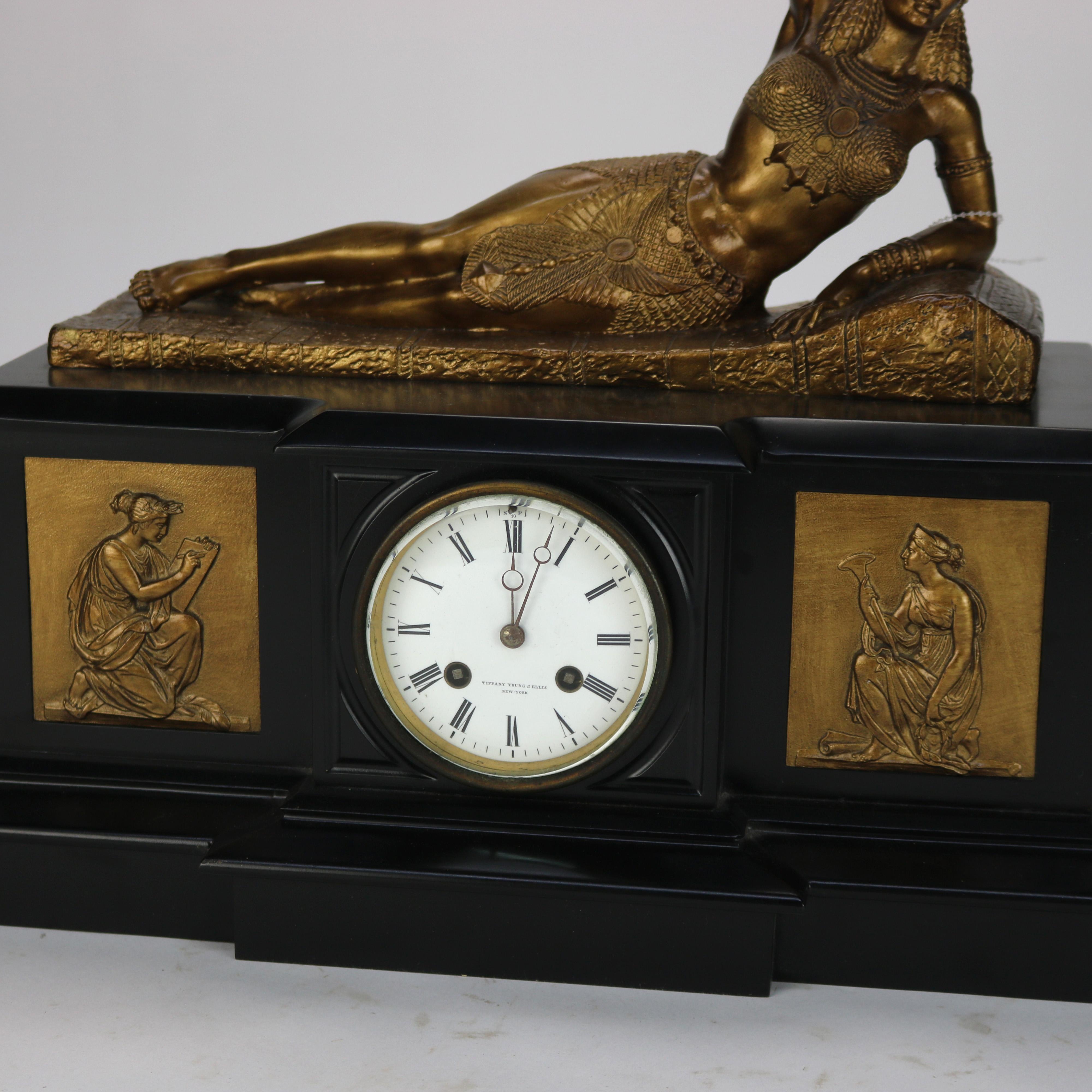 Antike figurale Kaminuhr von Tiffany, Young & Ellis im ägyptischen Revival-Stil, um 1890 5
