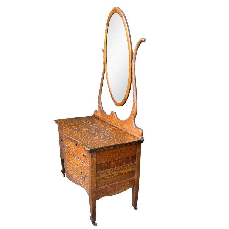 American Craftsman Ancienne commode ou coiffeuse à 3 tiroirs en chêne tigré avec miroir ovale  en vente