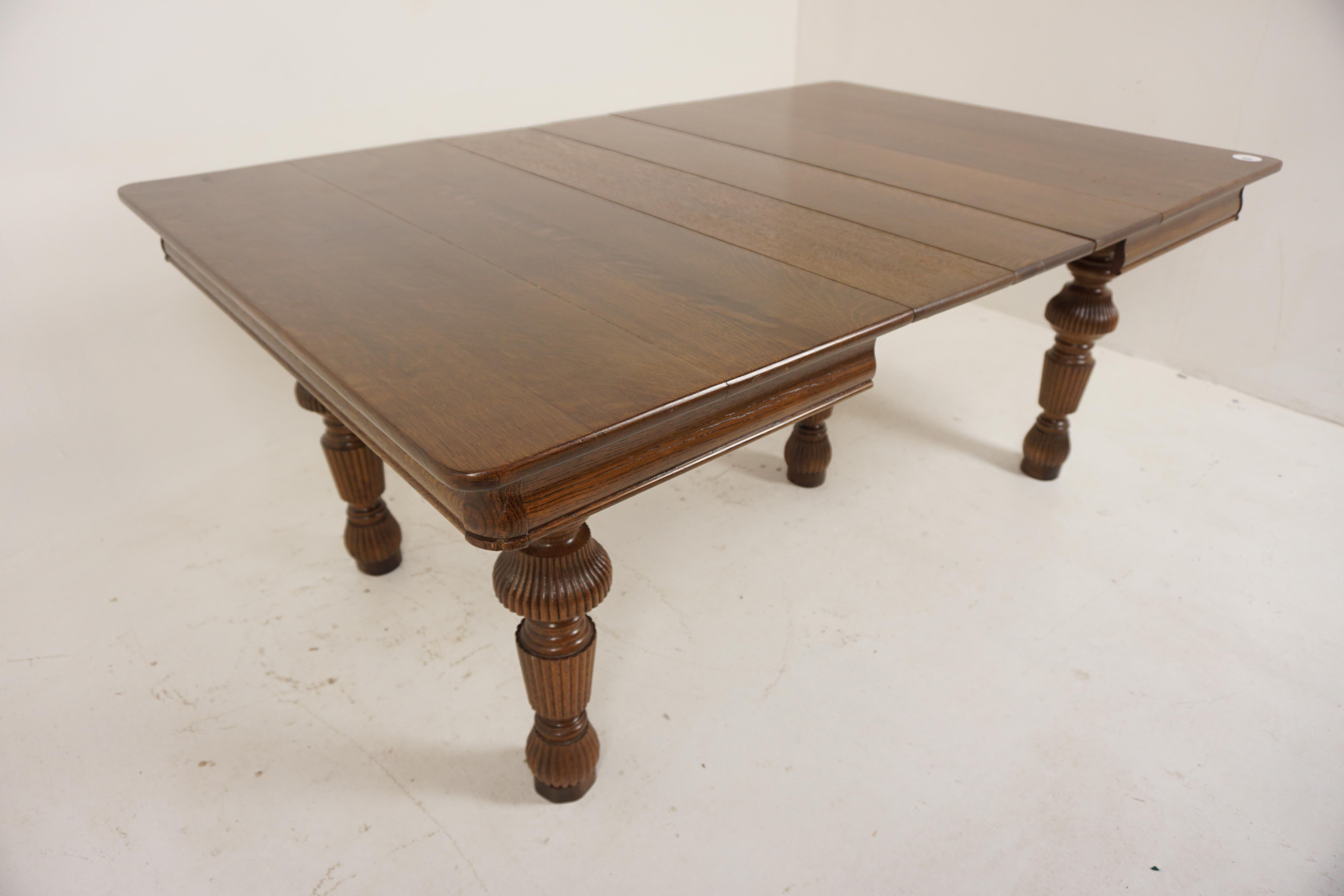 Écossais Table de salle à manger ancienne en chêne tigré, 3 rallonges, 5 pieds, américaine, 1910, H691 en vente