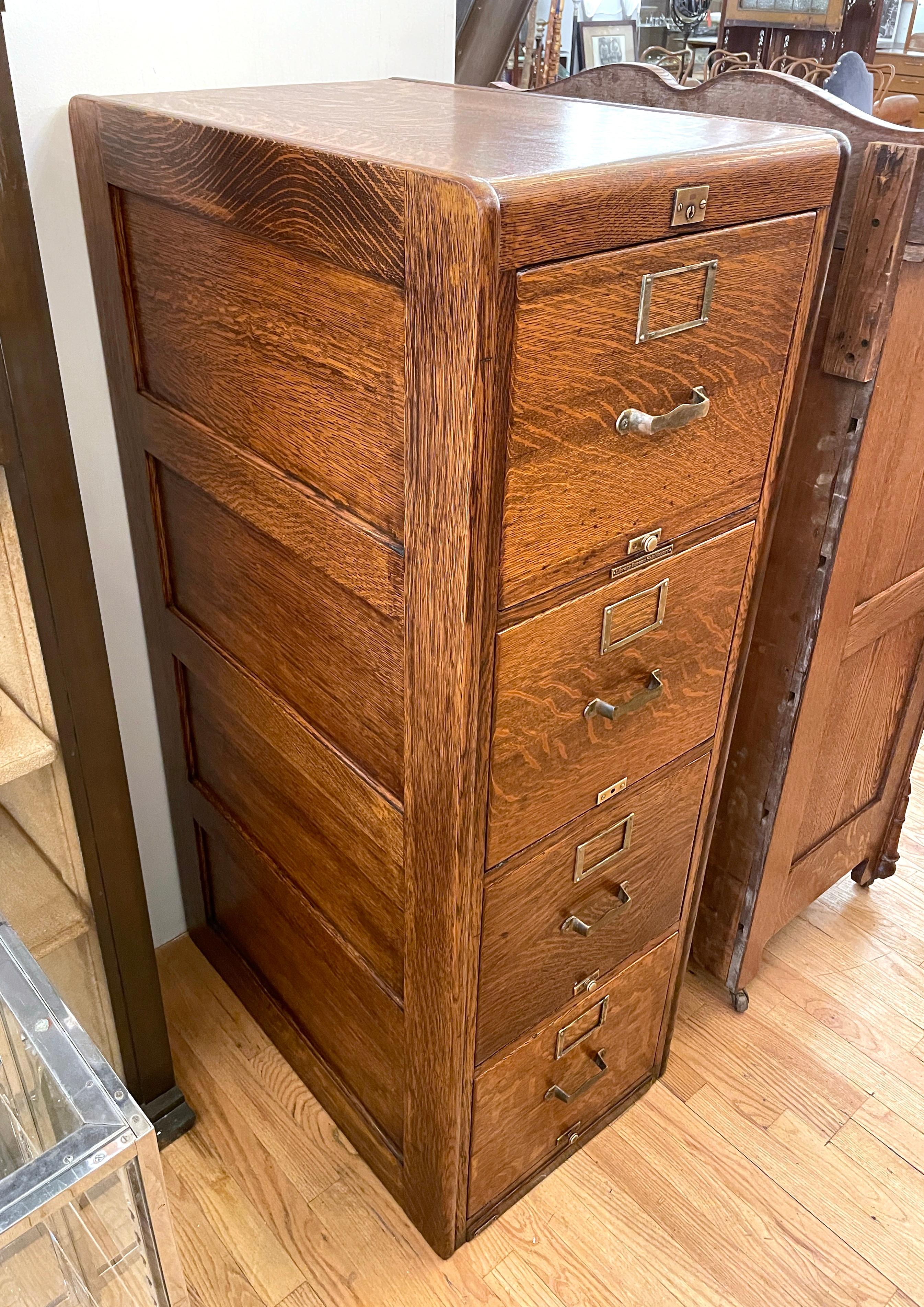 Antique Tiger Oak Library Bureau SoleMakers File Cabinet Restored In Good Condition In New York, NY