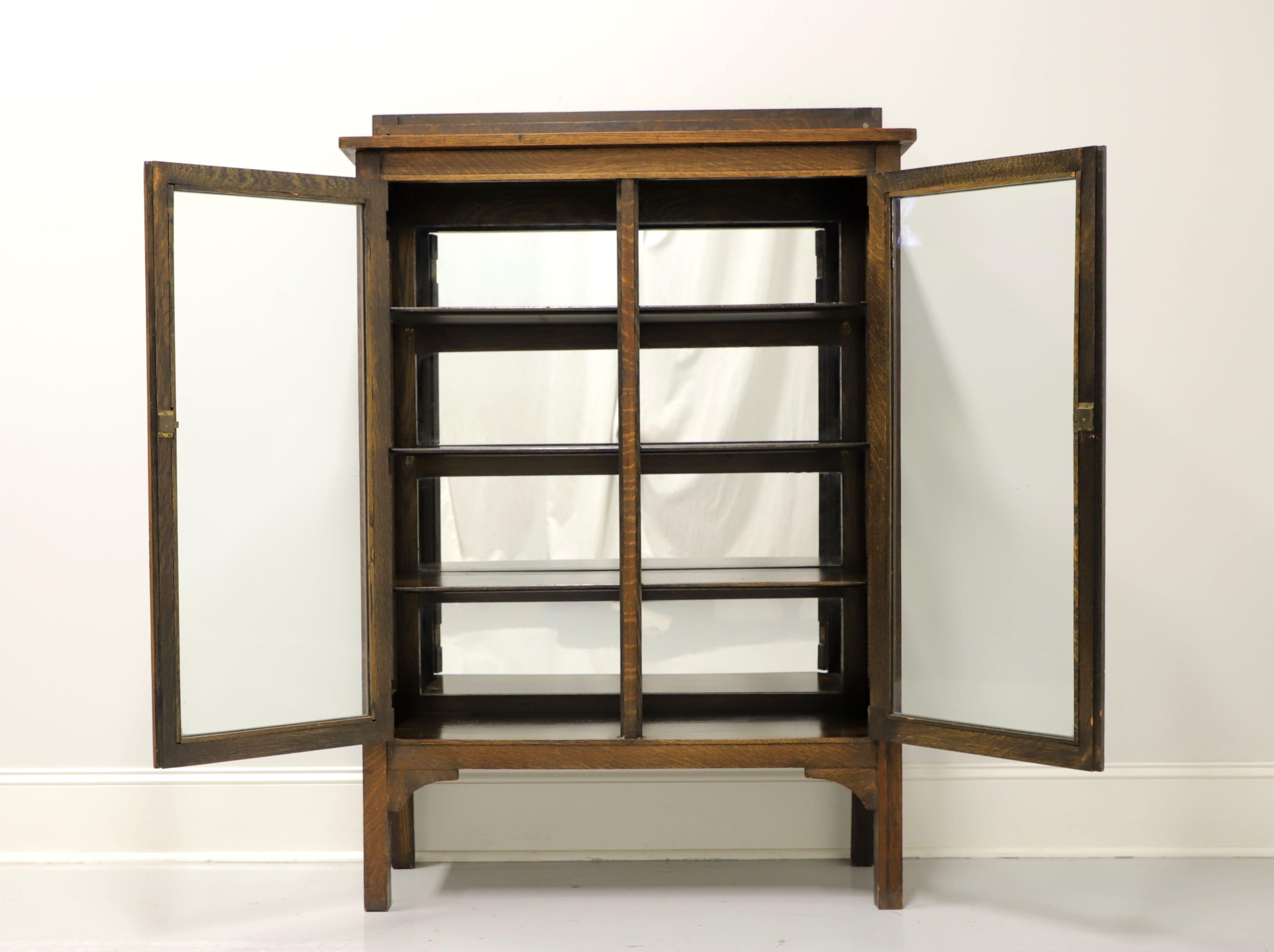 Antique Tiger Oak Mission Arts & Crafts Bookcase / Curio Cabinet In Good Condition In Charlotte, NC