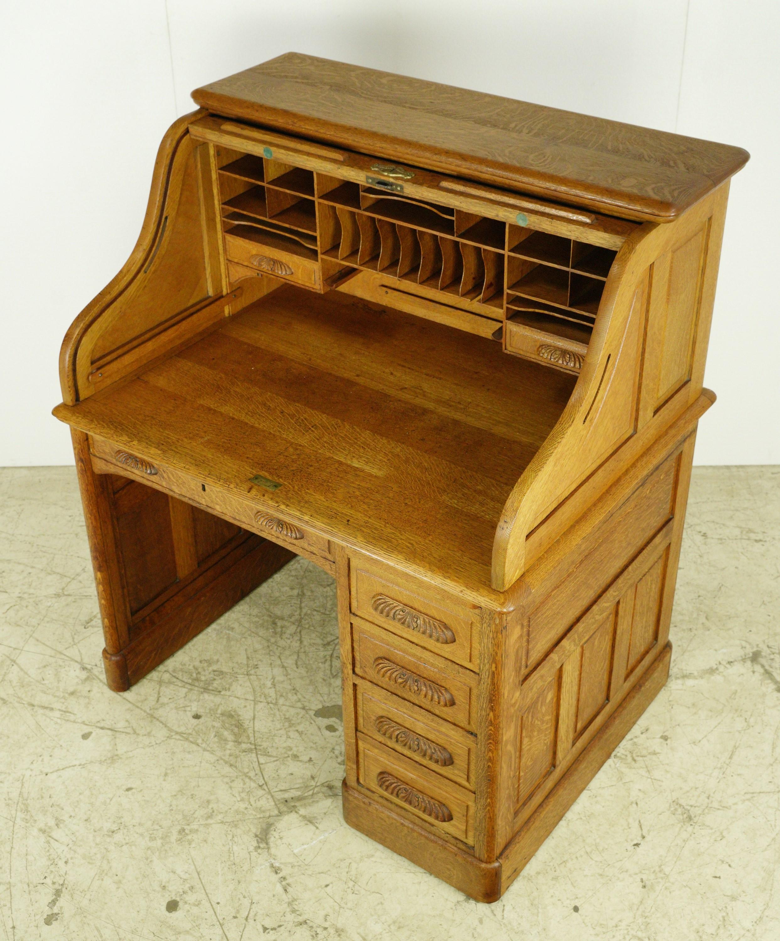 Antiker Tiger-Eiche-Schreibtisch mit Rollplatte und geheimen Schubladen im Angebot 5