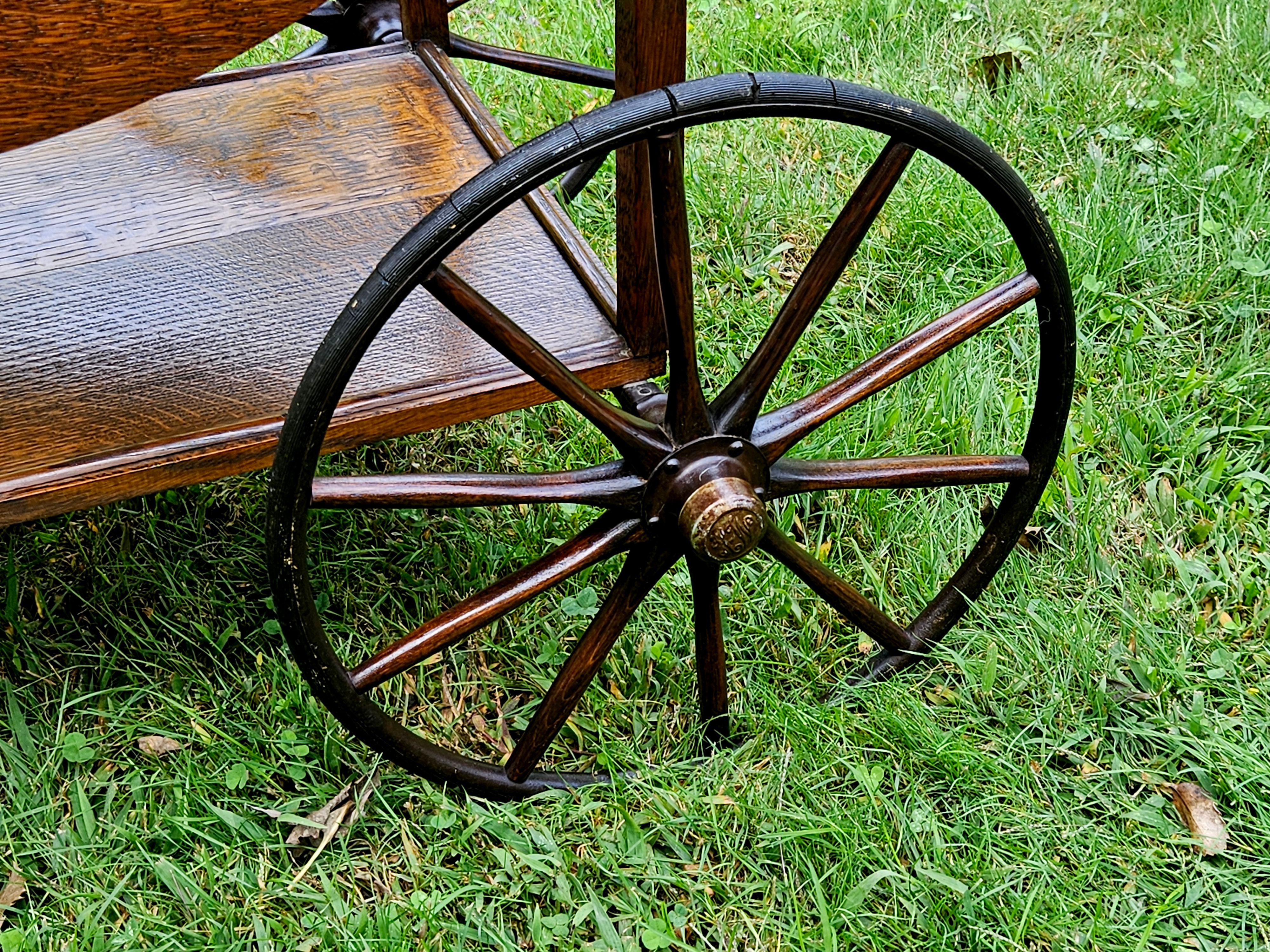 Antique Tiger oak Tea Cart Server Cart With Removable Glass Tray Top For Sale 7
