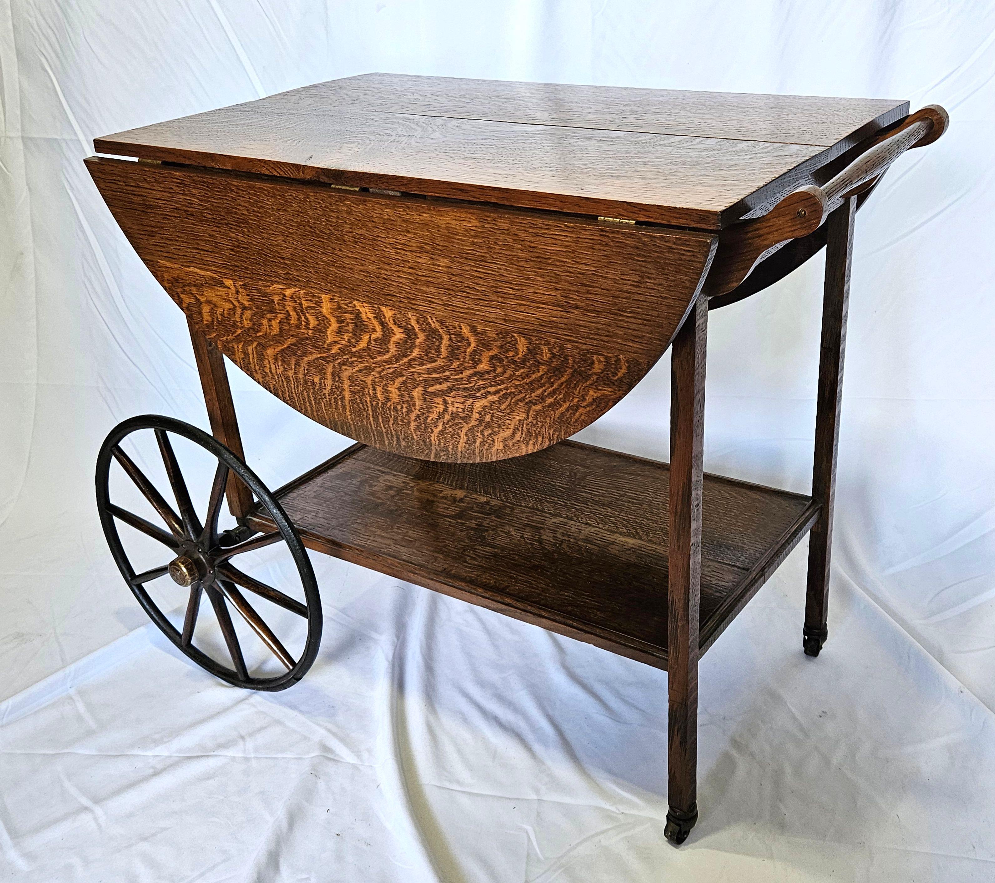 Antique Tiger oak Tea Cart Server Cart With Removable Glass Tray Top In Good Condition For Sale In Norton, MA