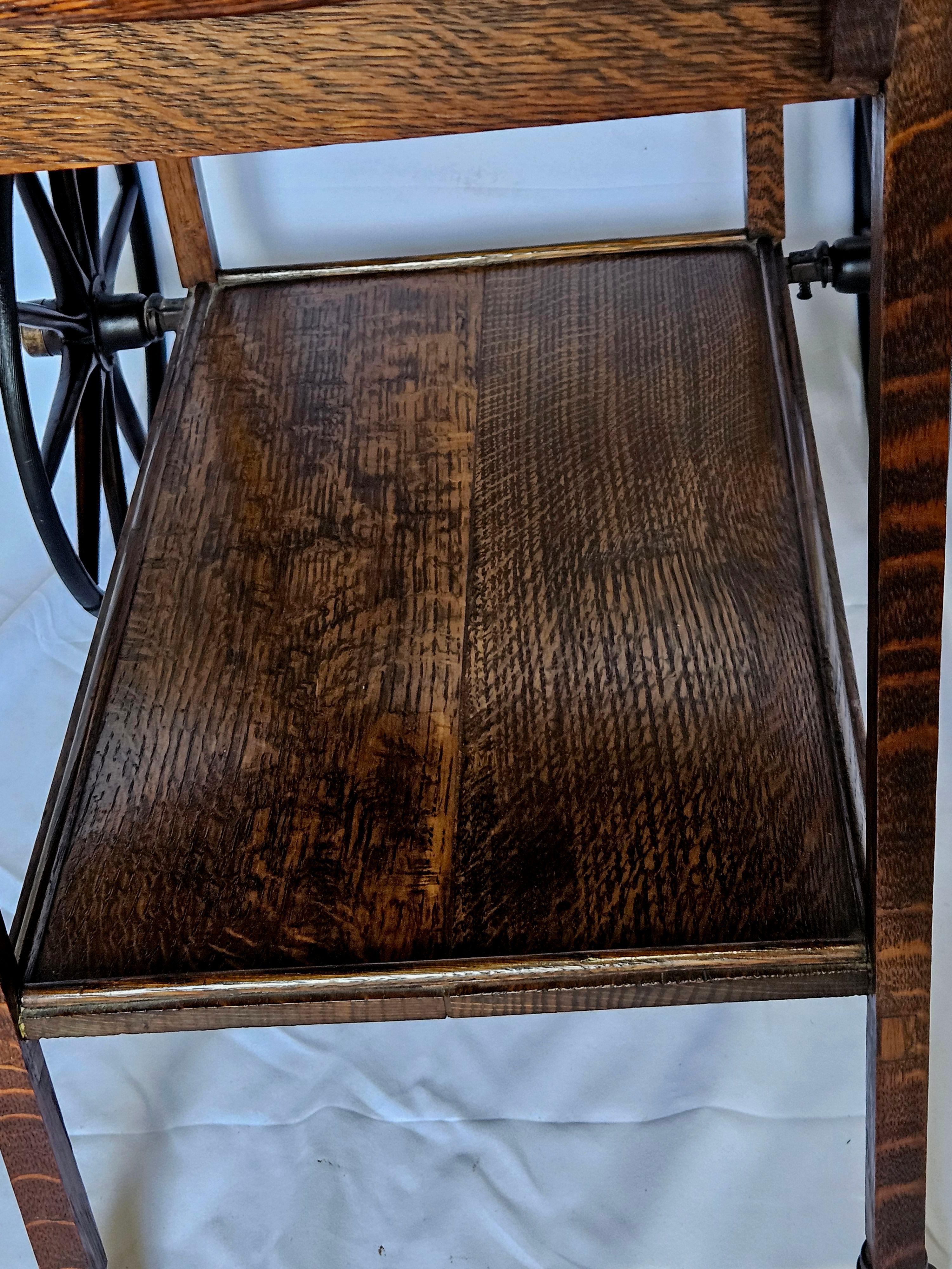 Antique Tiger oak Tea Cart Server Cart With Removable Glass Tray Top For Sale 1