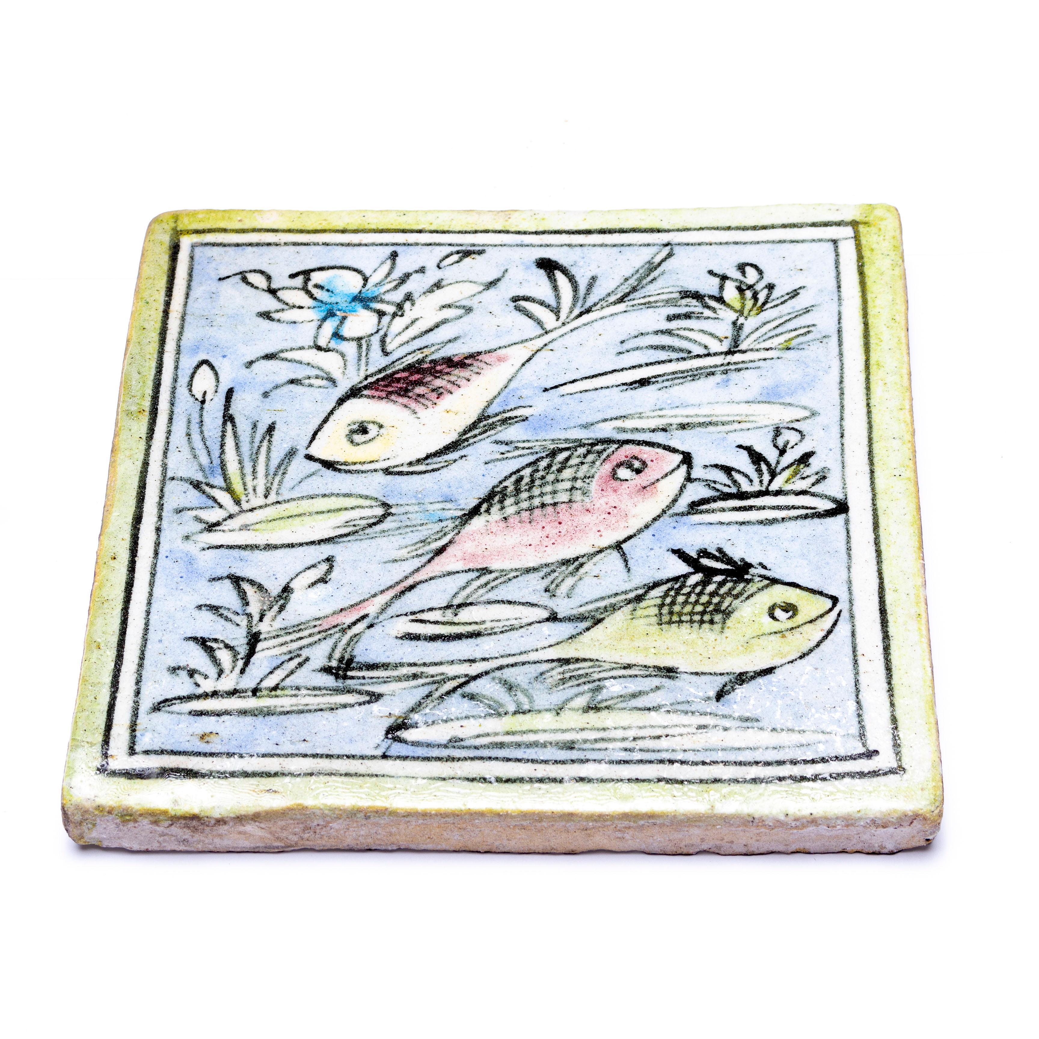 Paar antike Keramikfliesen, handbemalt unter Emaille, selten mit Fischen .
Denken Sie darüber nach, wie Sie sie verwenden können: an der Gartenmauer, aber auch in der Küche oder im Badezimmer.
Siehe auch alle anderen.
Der Preis ist gut, denn ich