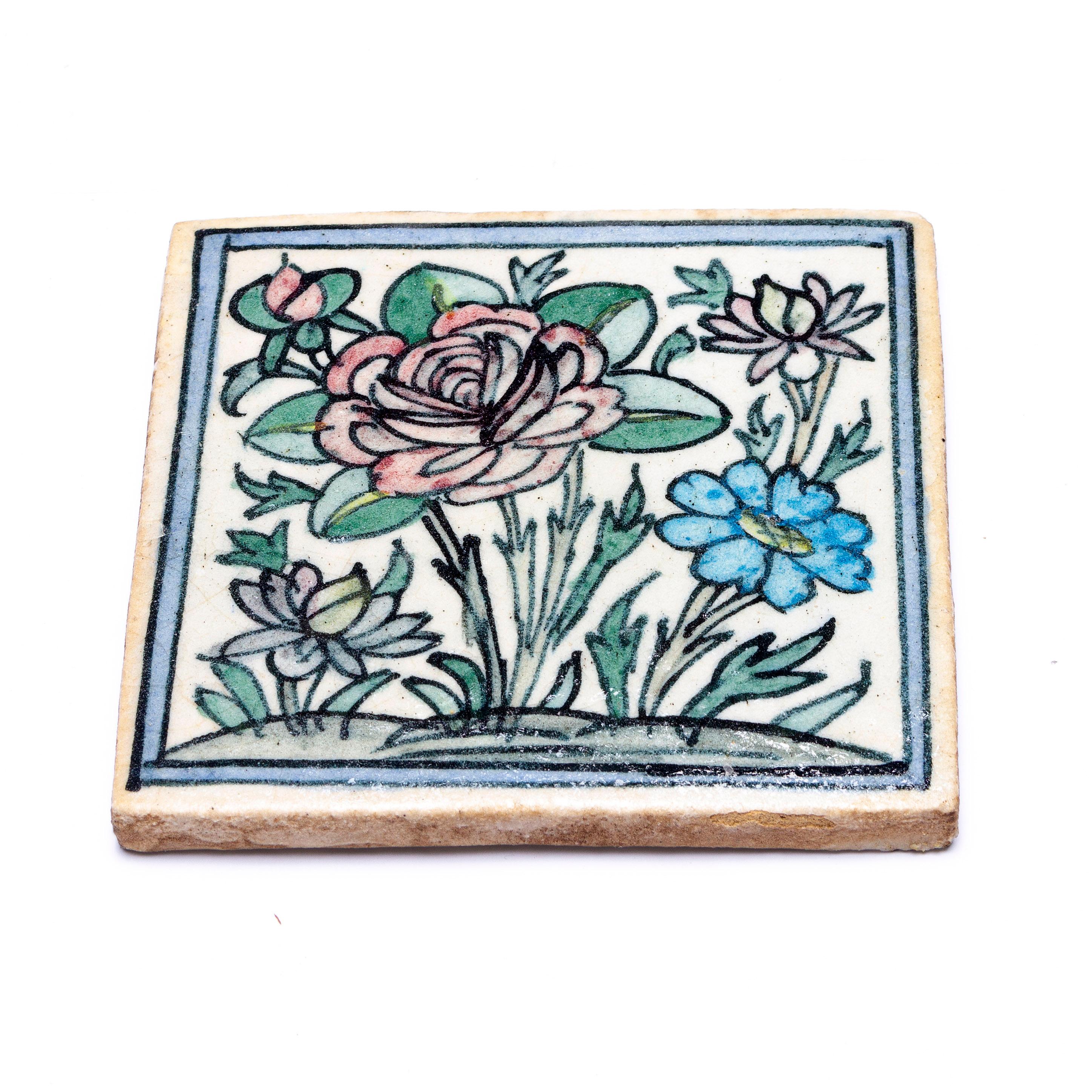 Azulejos antiguos con flores pintados a mano en venta 3