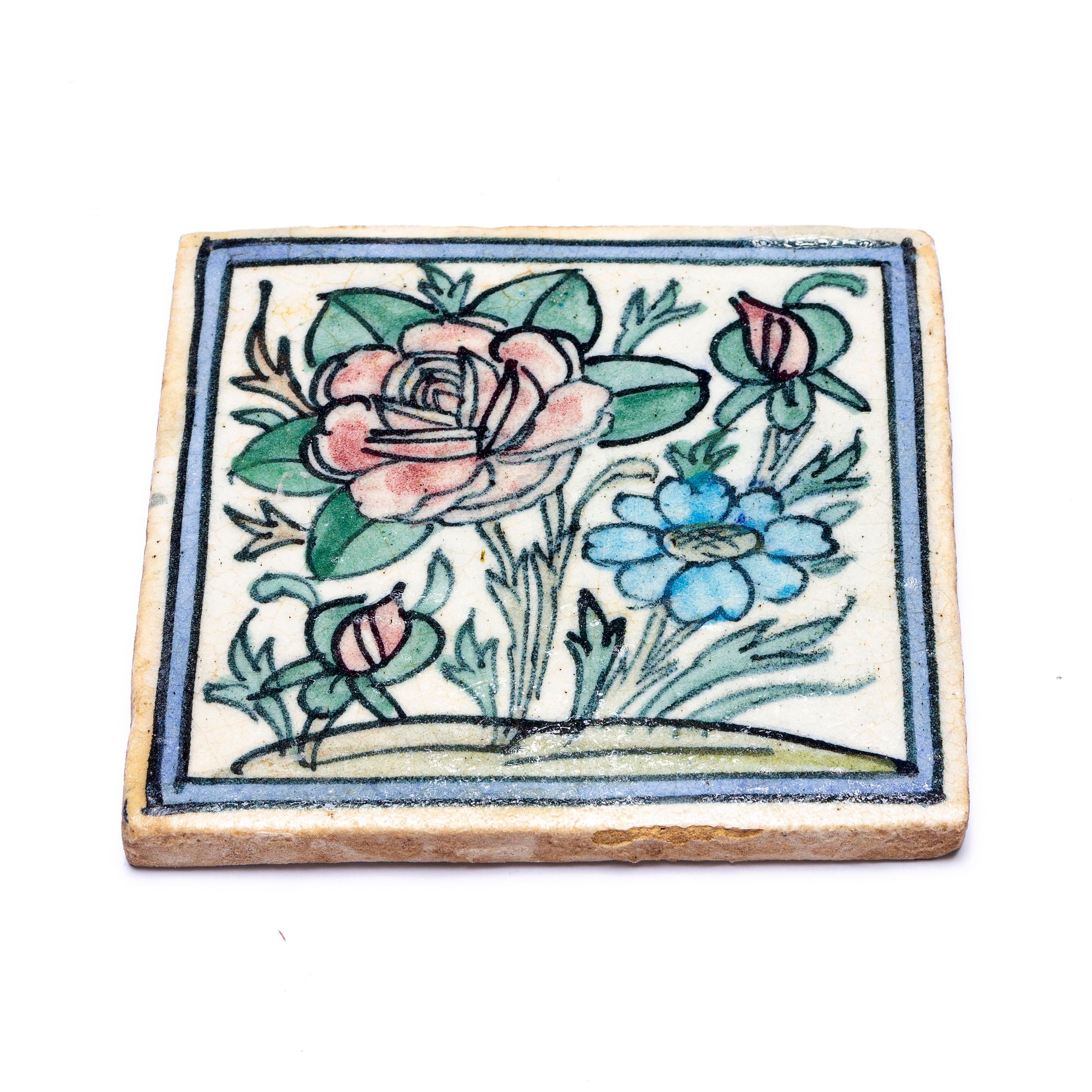 Azulejos antiguos con flores pintados a mano en venta 4