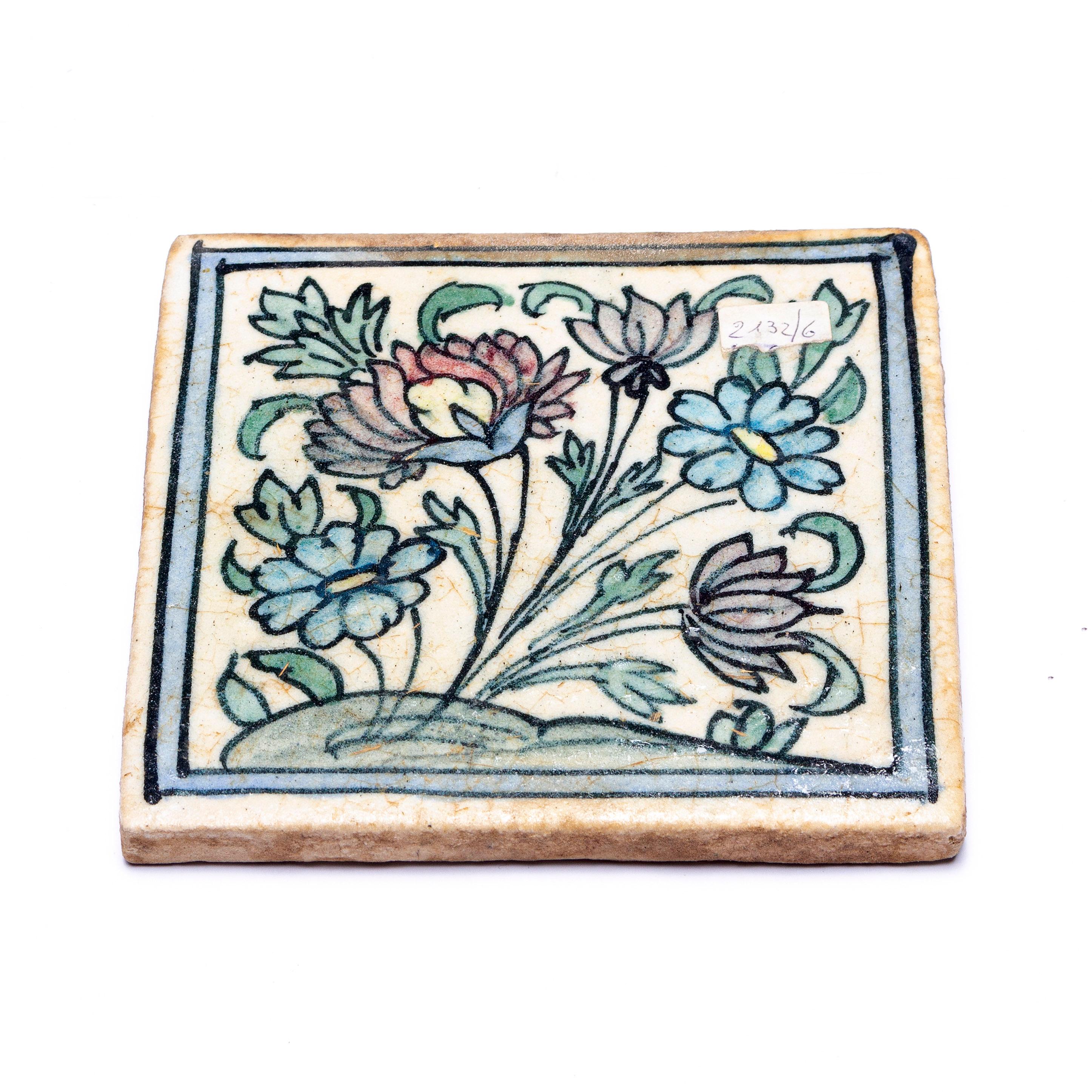 Azulejos antiguos con flores pintados a mano en venta 5