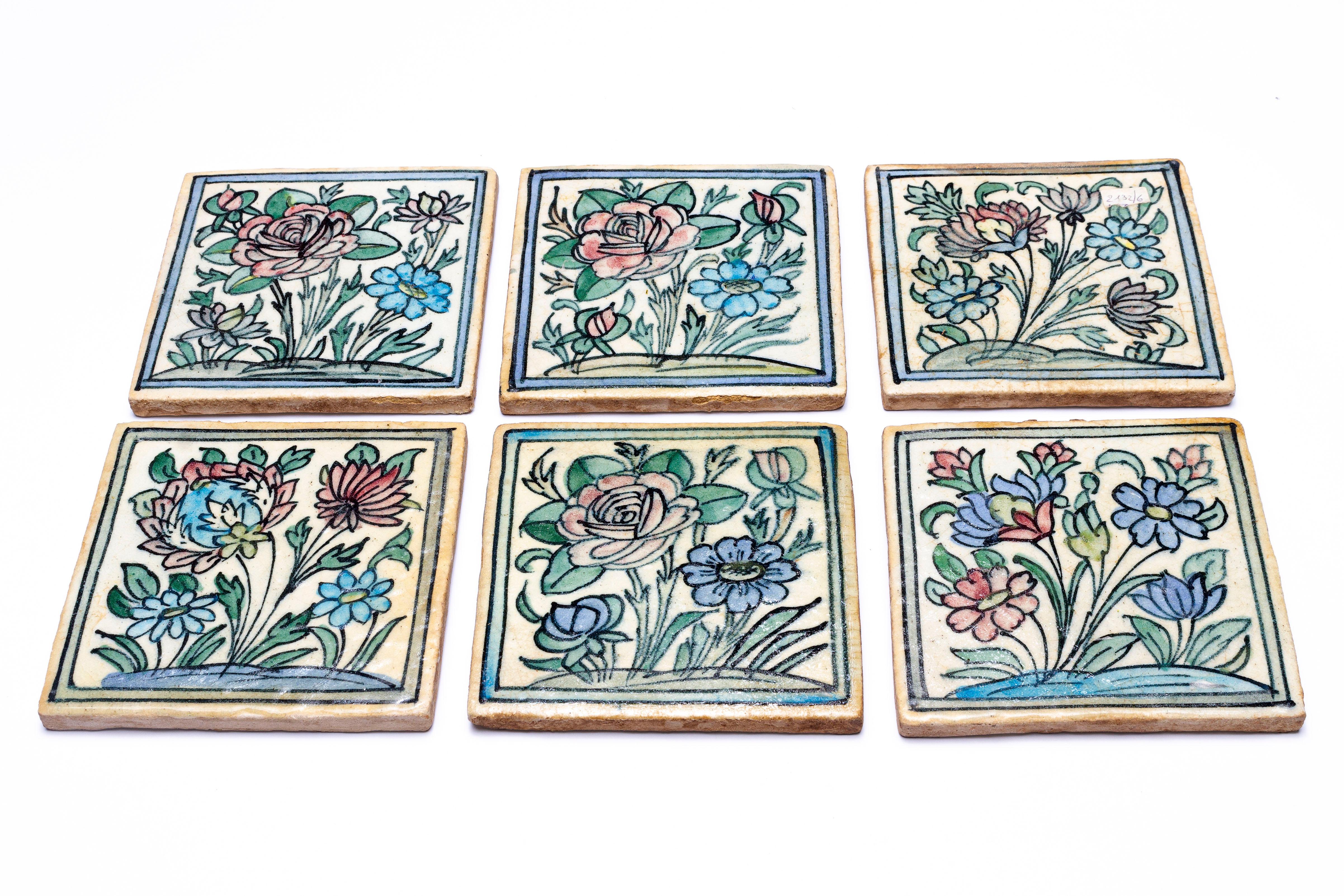 Azulejos antiguos con flores pintados a mano en venta 6
